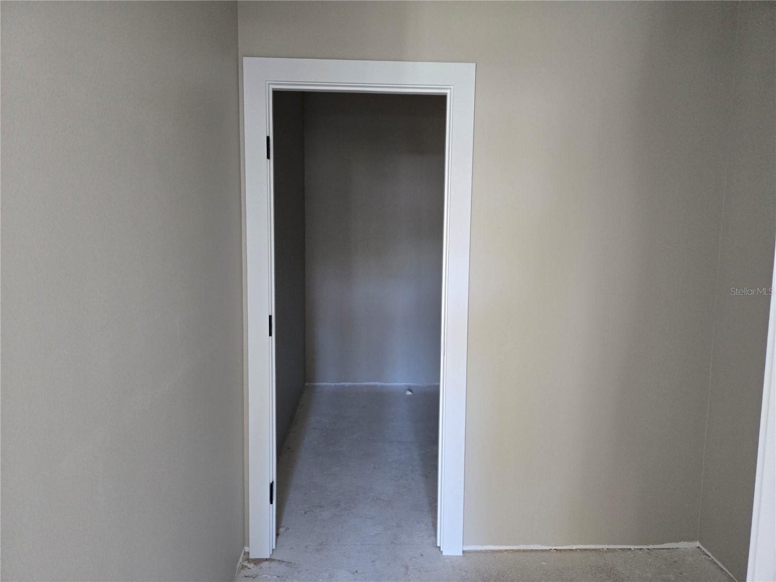 405 LONG AND WINDING RD, HOWEY IN THE HILLS, FL, 34737