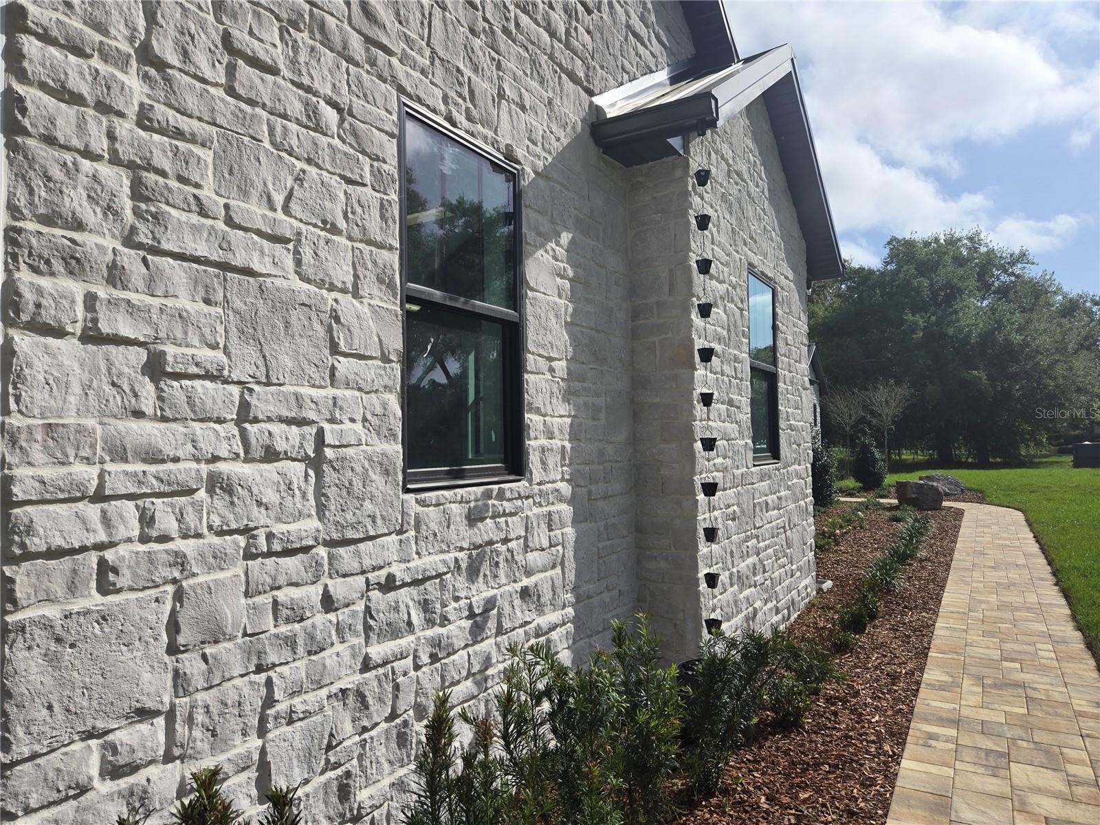 405 LONG AND WINDING RD, HOWEY IN THE HILLS, FL, 34737