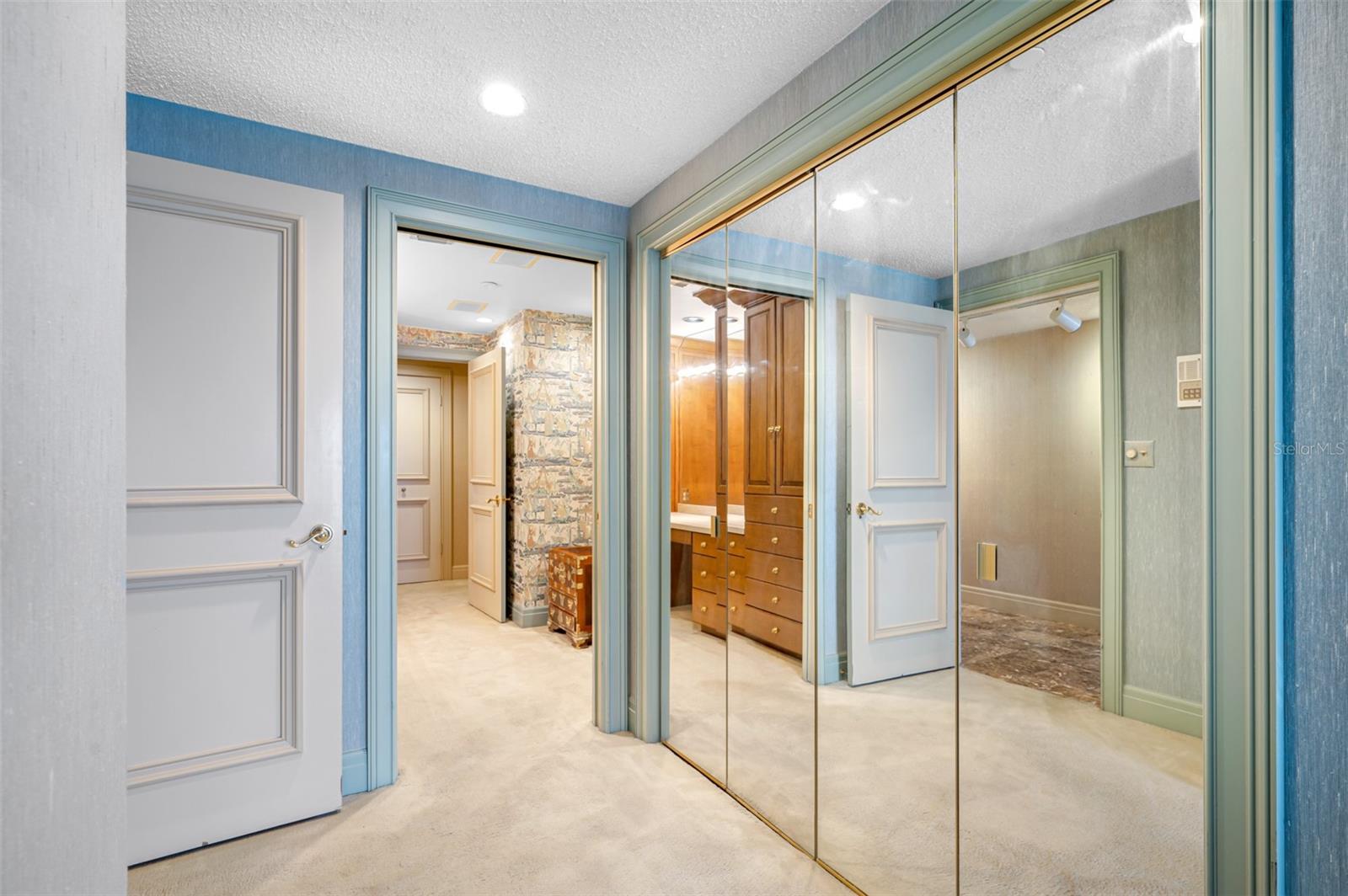 1 BEACH DR SE #2503/04, ST PETERSBURG, FL, 33701