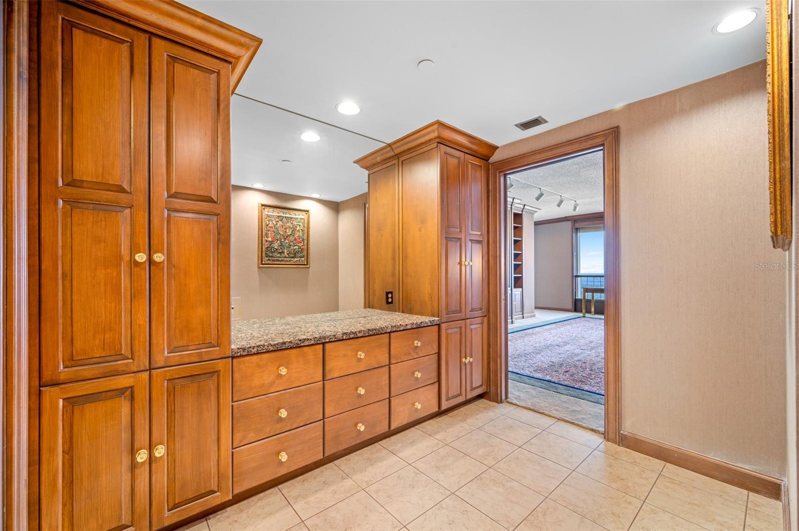 1 BEACH DR SE #2503/04, ST PETERSBURG, FL, 33701