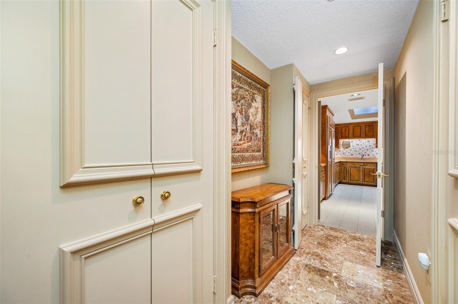 1 BEACH DR SE #2503/04, ST PETERSBURG, FL, 33701