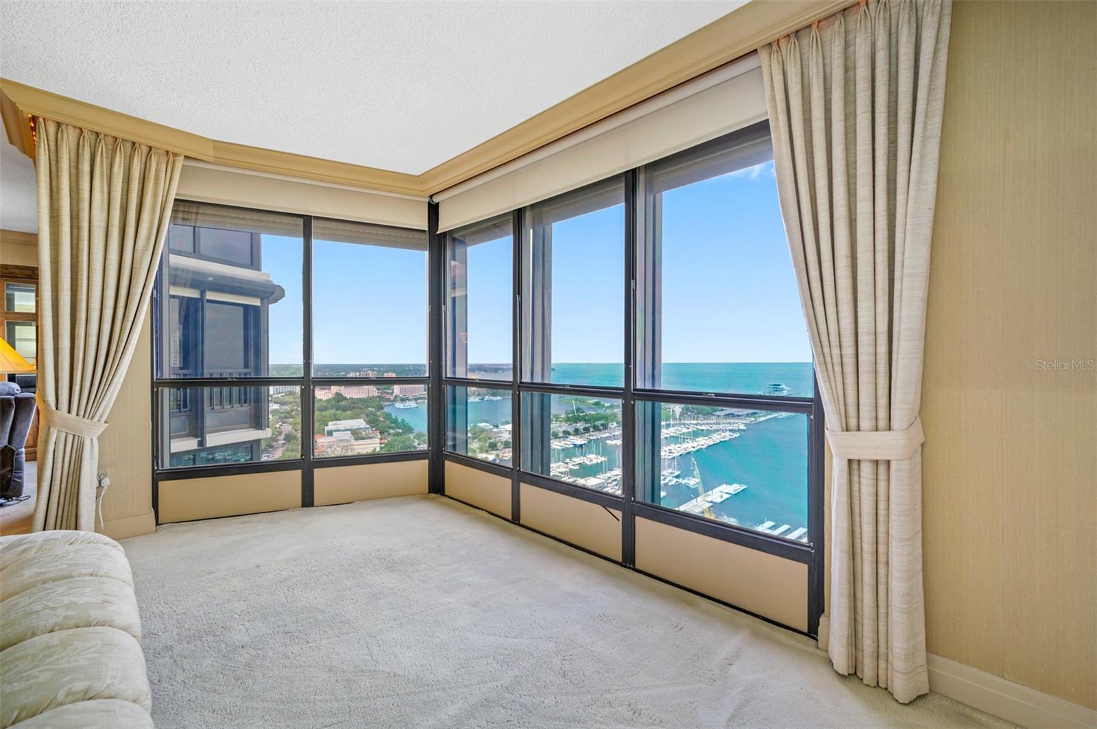 1 BEACH DR SE #2503/04, ST PETERSBURG, FL, 33701