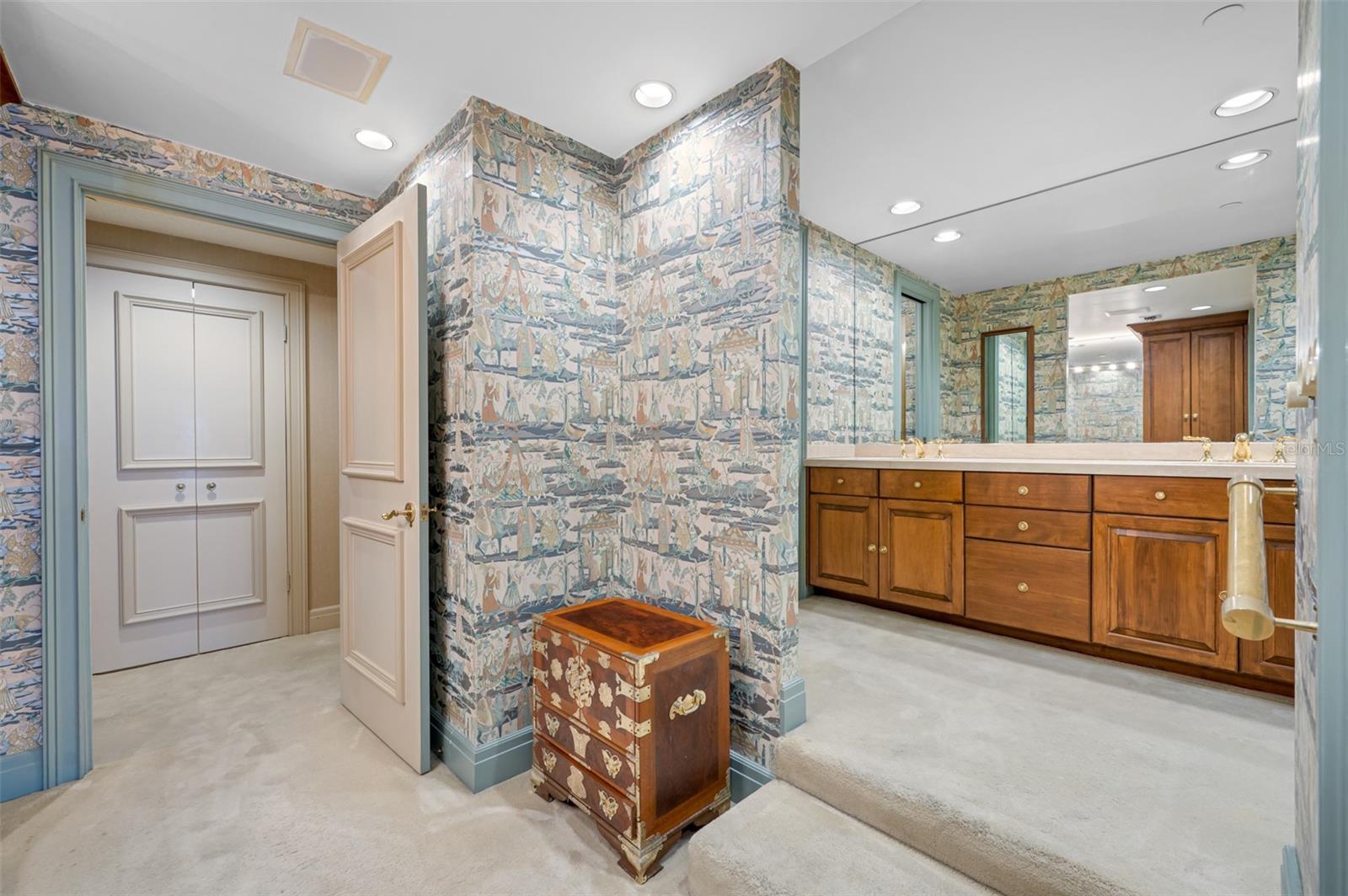 1 BEACH DR SE #2503/04, ST PETERSBURG, FL, 33701