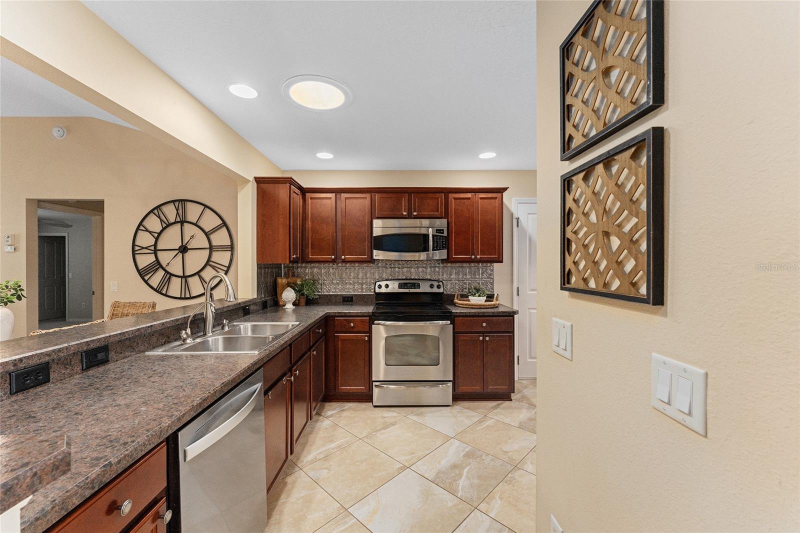 410 AINSWORTH CIR, THE VILLAGES, FL, 32162