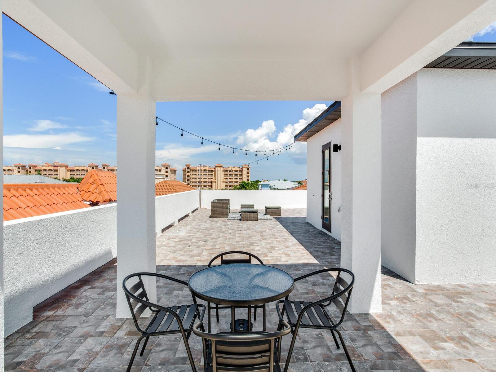 156 175TH AVE E, REDINGTON SHORES, FL, 33708