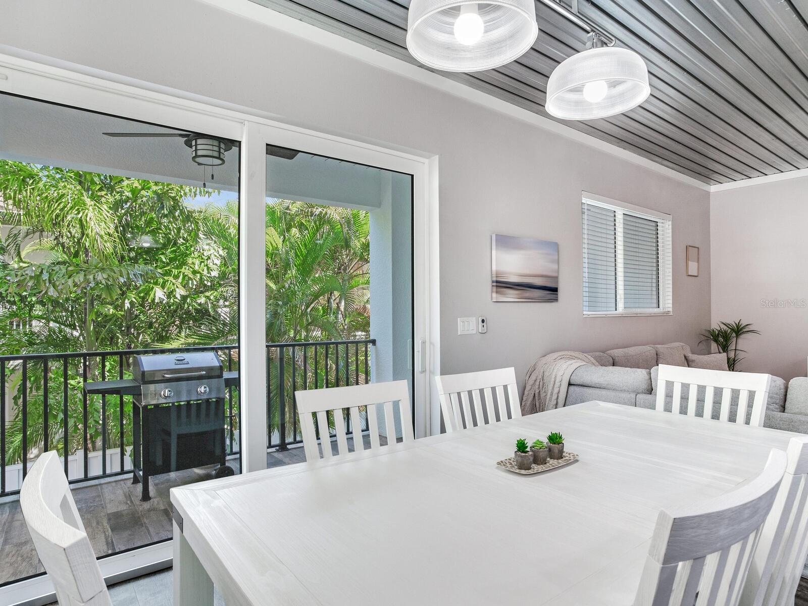 156 175TH AVE E, REDINGTON SHORES, FL, 33708