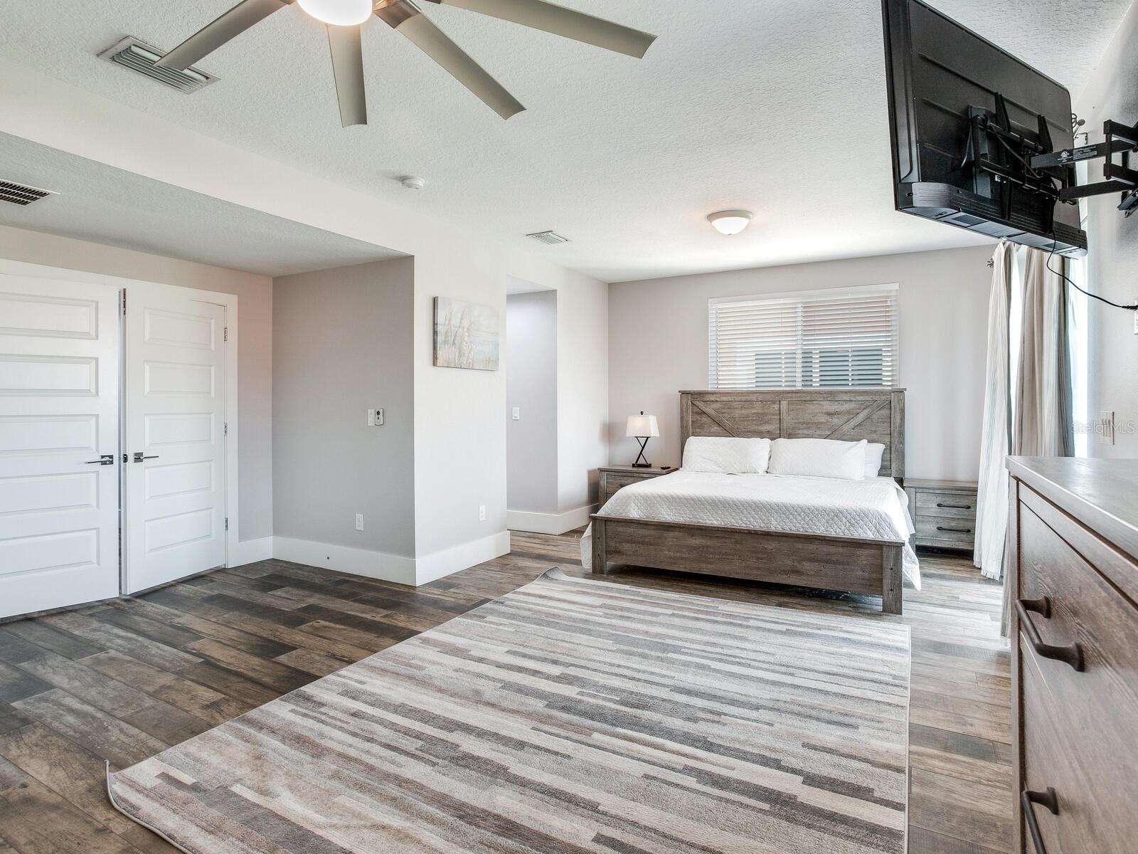 156 175TH AVE E, REDINGTON SHORES, FL, 33708