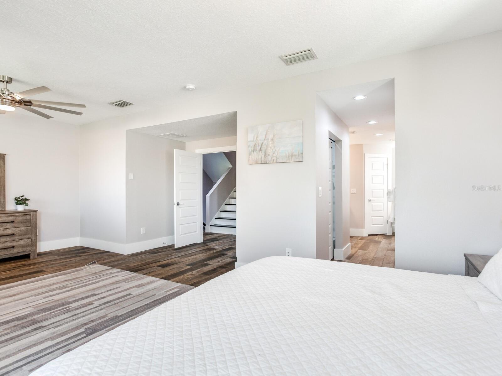 156 175TH AVE E, REDINGTON SHORES, FL, 33708