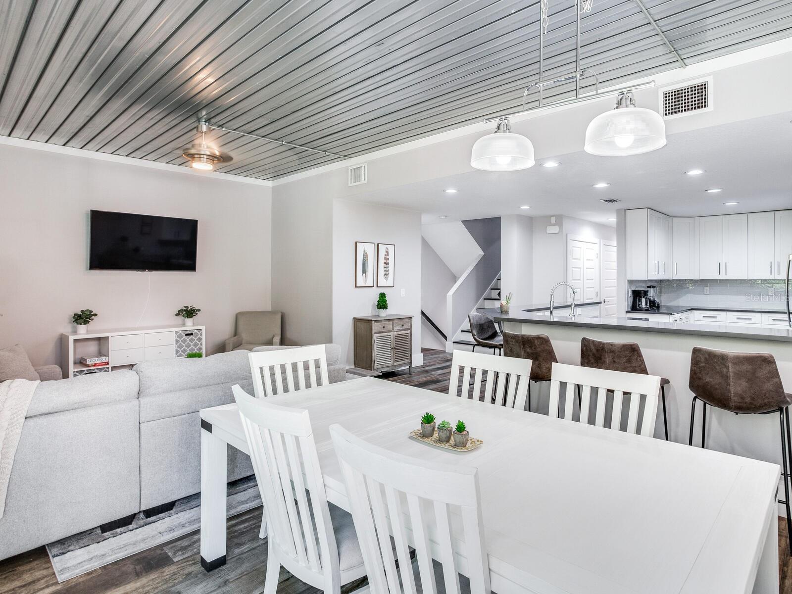 156 175TH AVE E, REDINGTON SHORES, FL, 33708