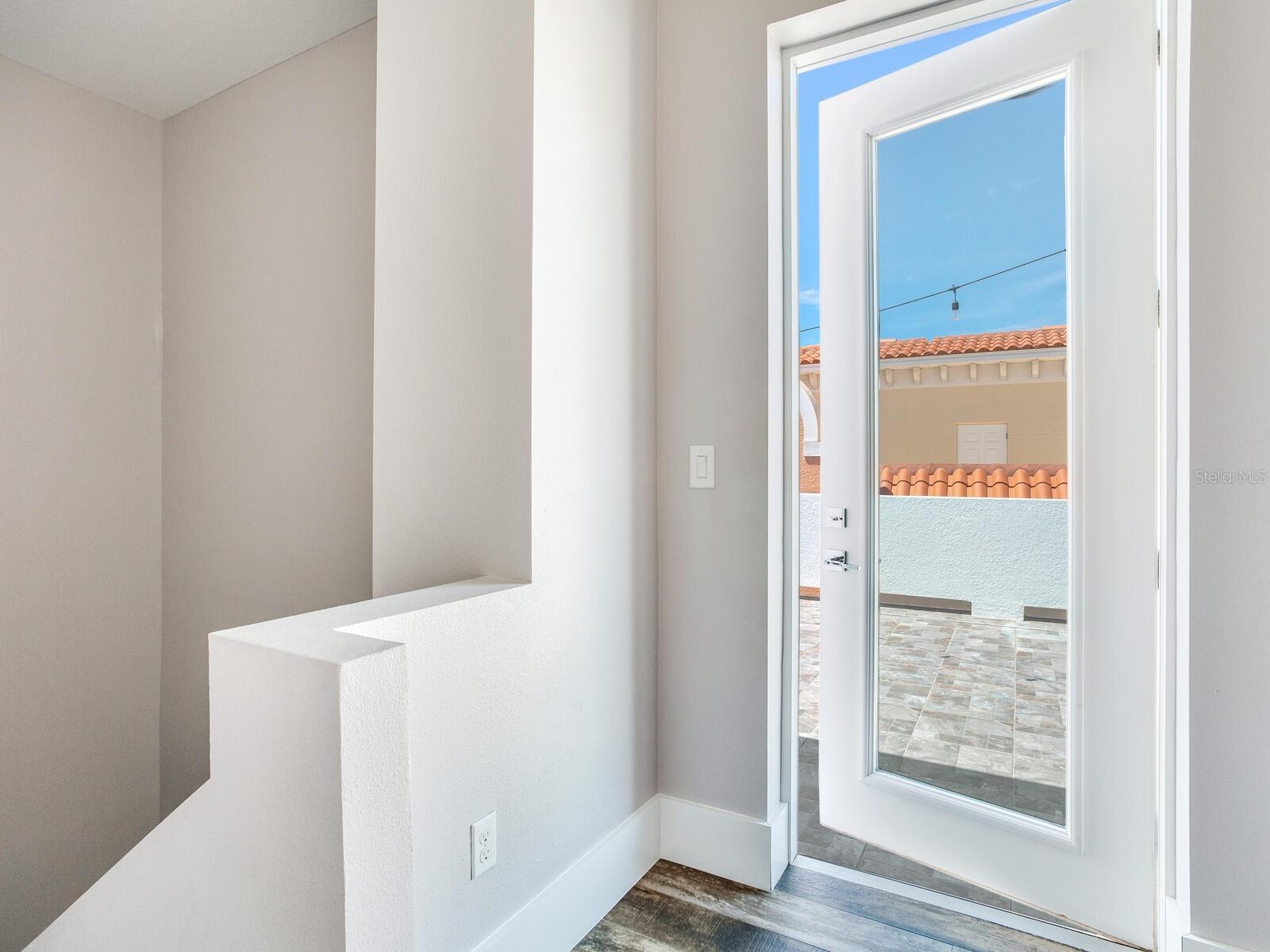 156 175TH AVE E, REDINGTON SHORES, FL, 33708