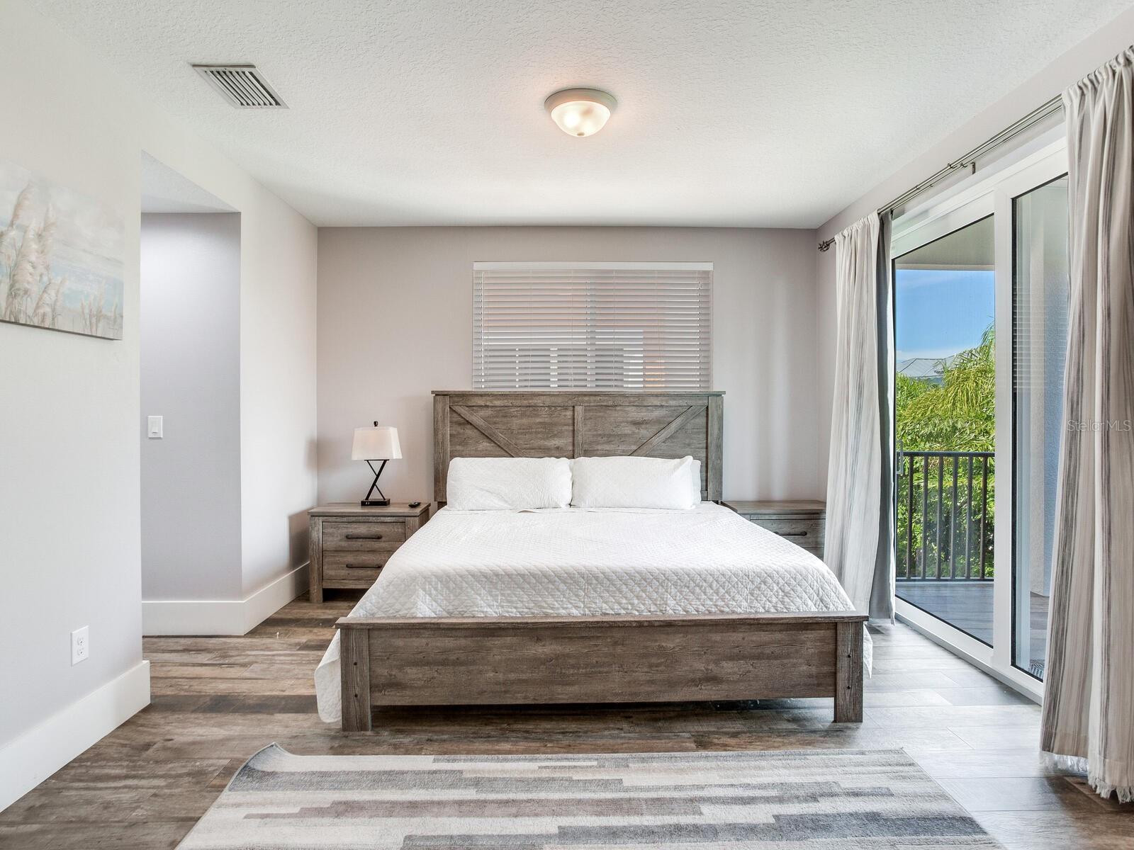 156 175TH AVE E, REDINGTON SHORES, FL, 33708