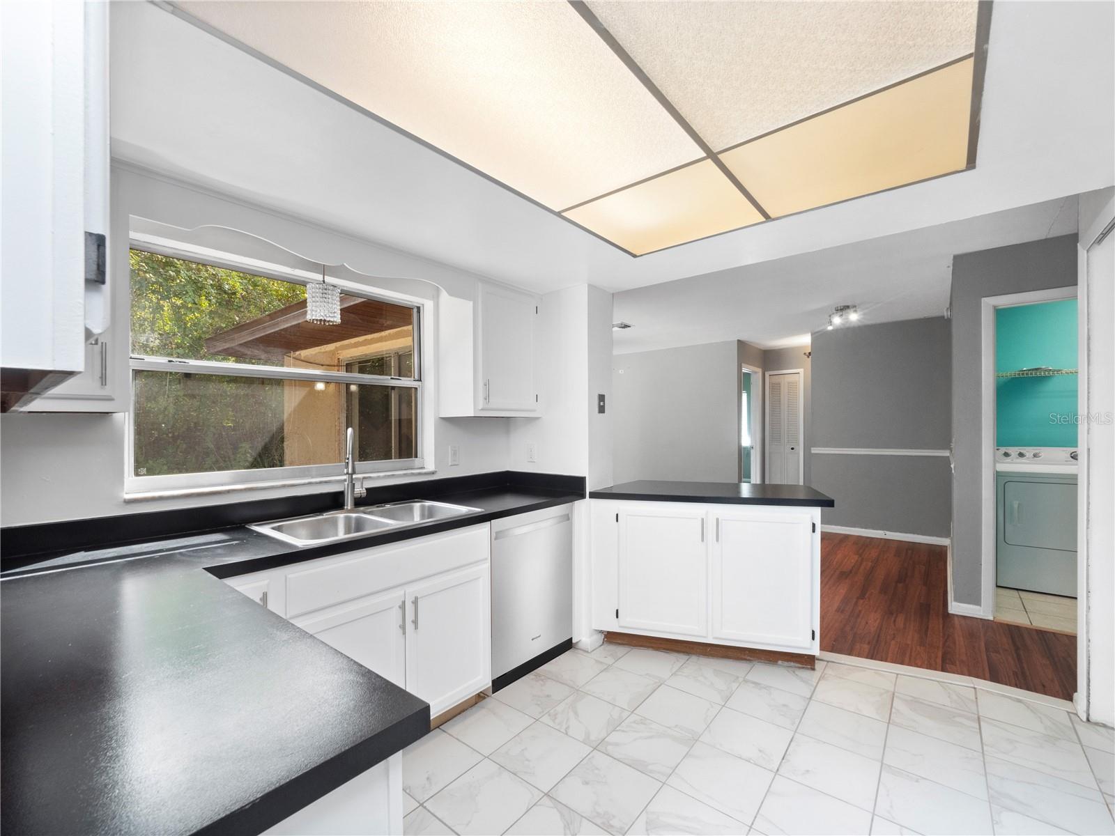 1099 E DE CARLO DR, DELTONA, FL, 32725