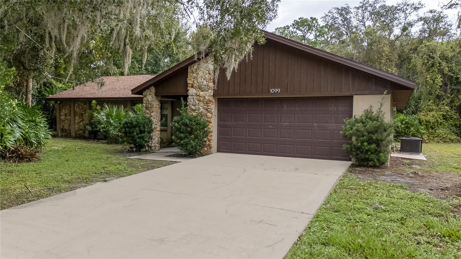 1099 E DE CARLO DR, DELTONA, FL, 32725