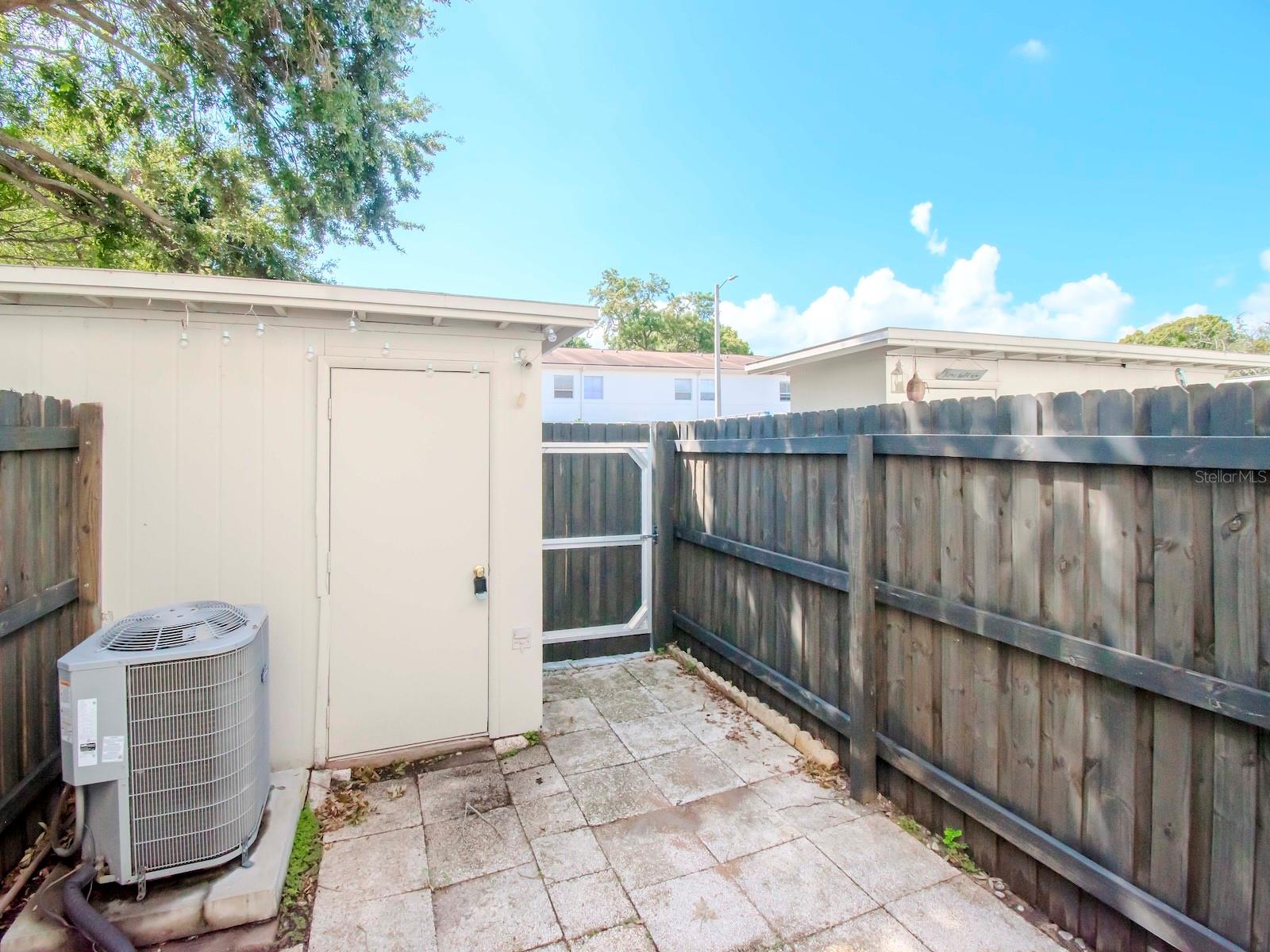 4304 LA MORA CT, TAMPA, FL, 33611
