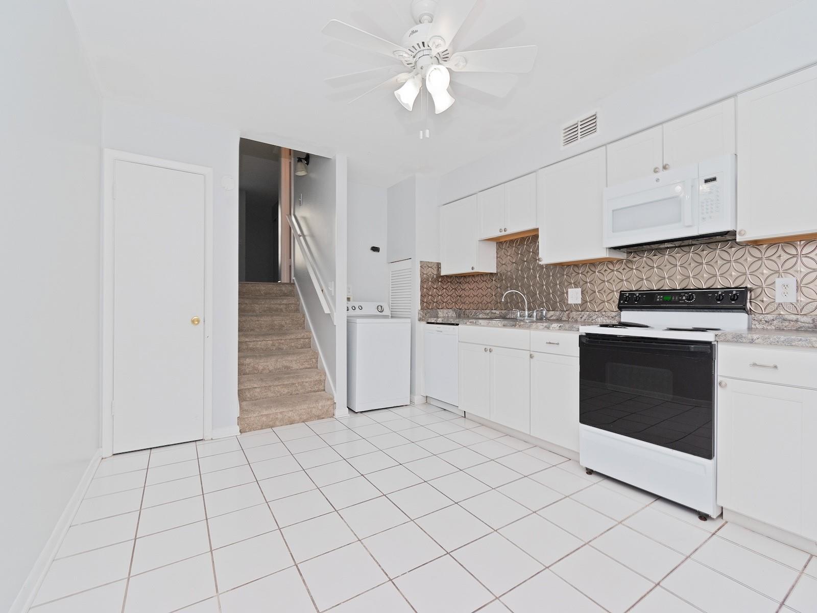 4304 LA MORA CT, TAMPA, FL, 33611