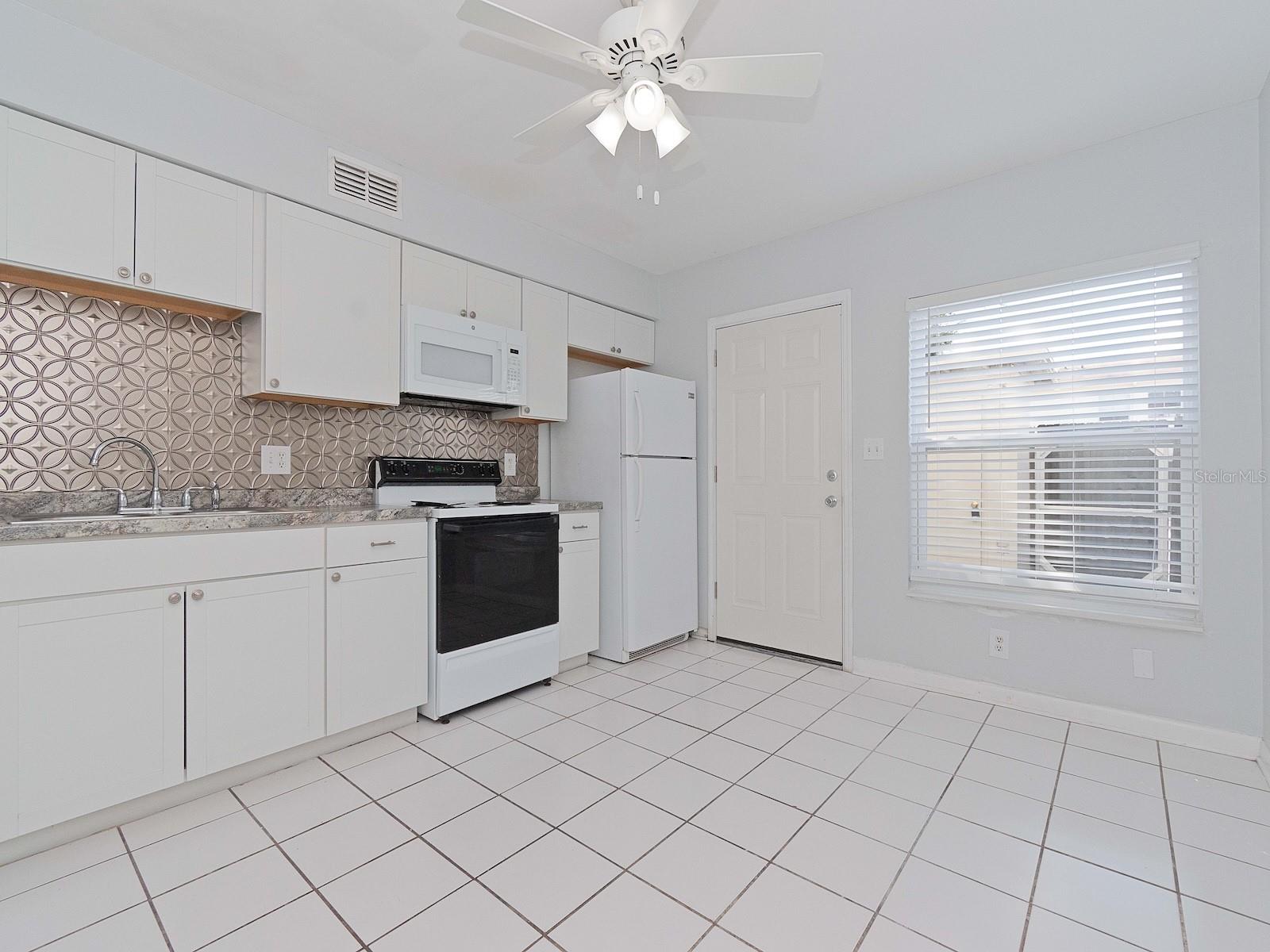 4304 LA MORA CT, TAMPA, FL, 33611