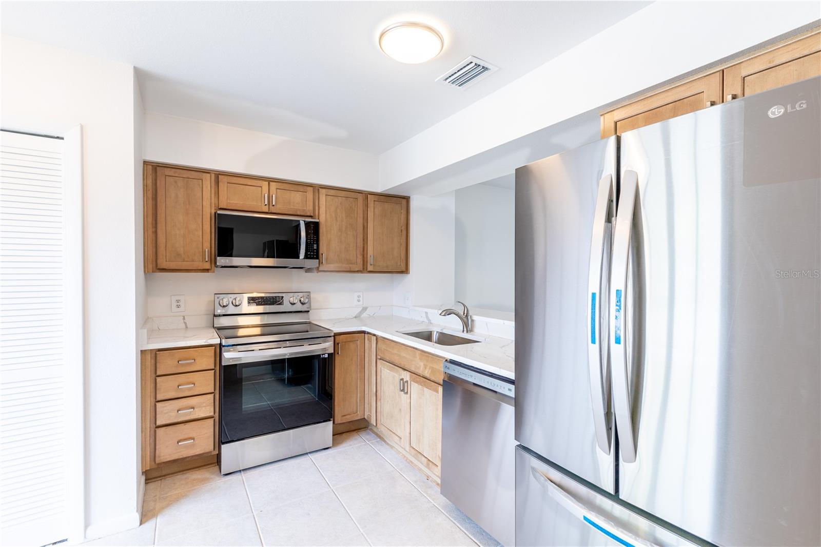 16175 RAMBLING VINE DR E, TAMPA, FL, 33624