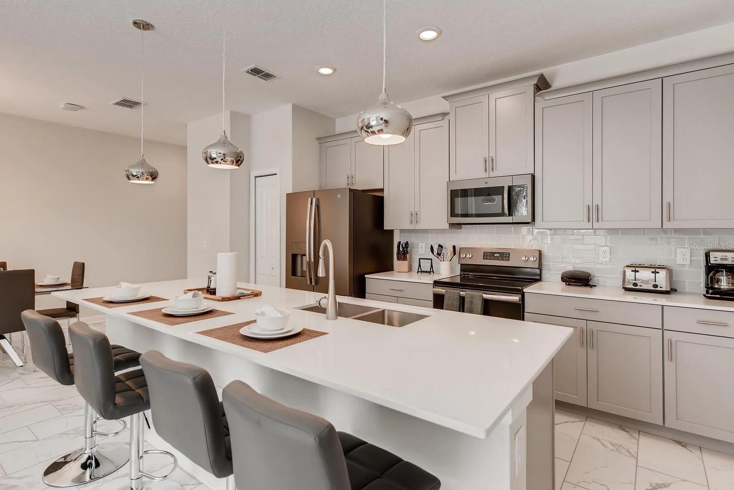 408 OCEAN COURSE AVE, DAVENPORT, FL, 33896