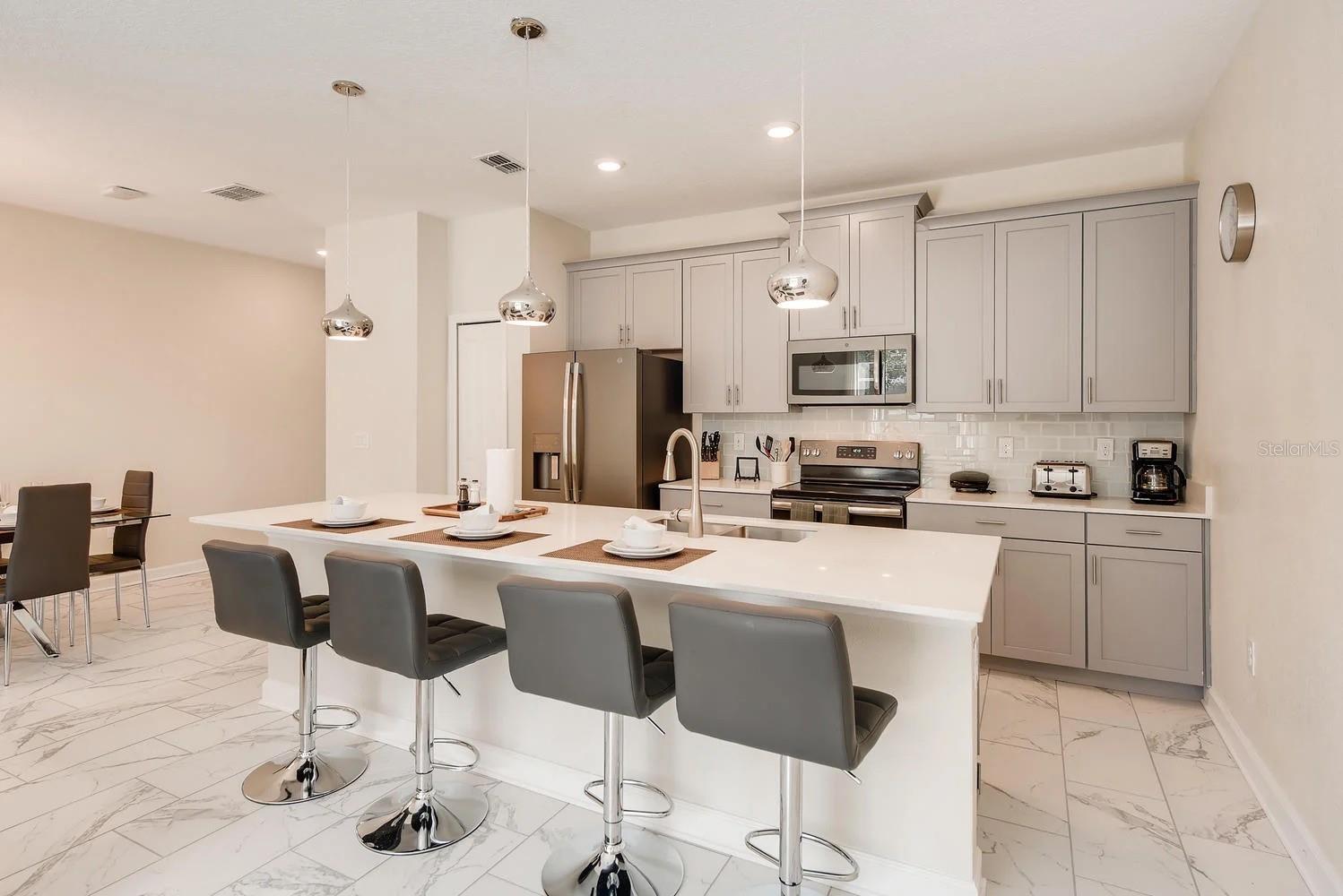 408 OCEAN COURSE AVE, DAVENPORT, FL, 33896