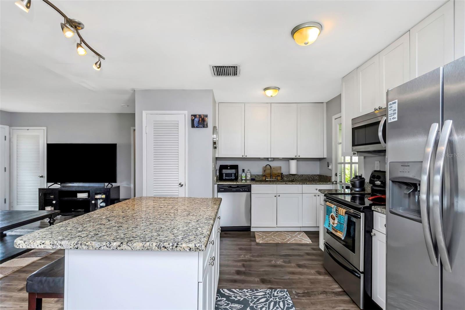 4407 W BAY VILLA AVE, TAMPA, FL, 33611