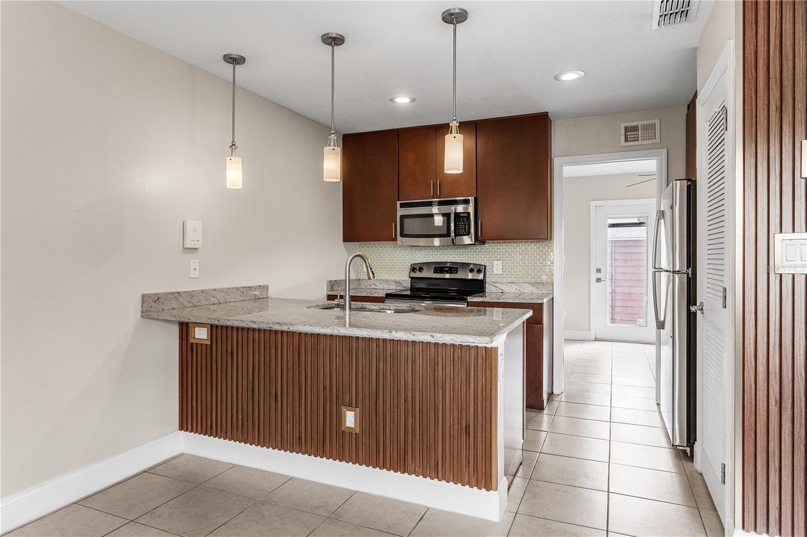 202 N FREMONT AVE #6, TAMPA, FL, 33606