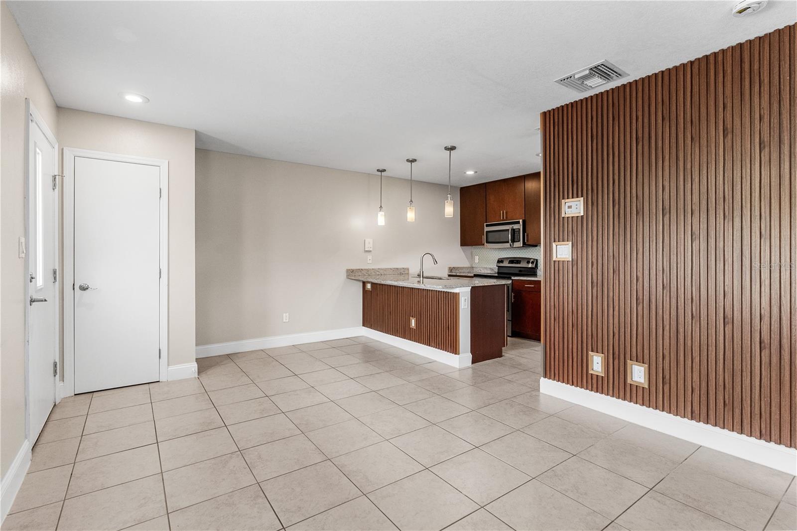 202 N FREMONT AVE #6, TAMPA, FL, 33606