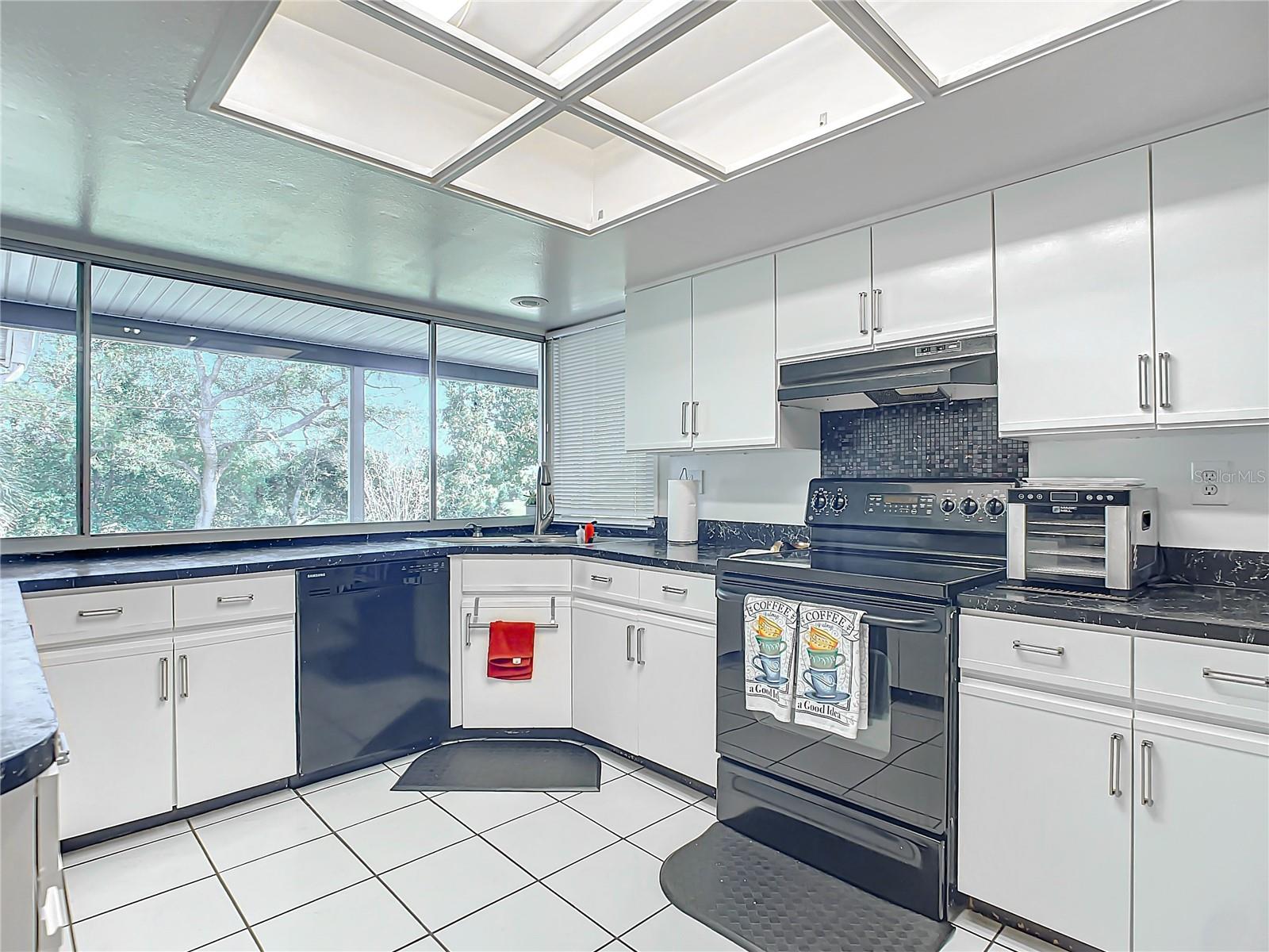 2281 E UNION CIR, DELTONA, FL, 32725