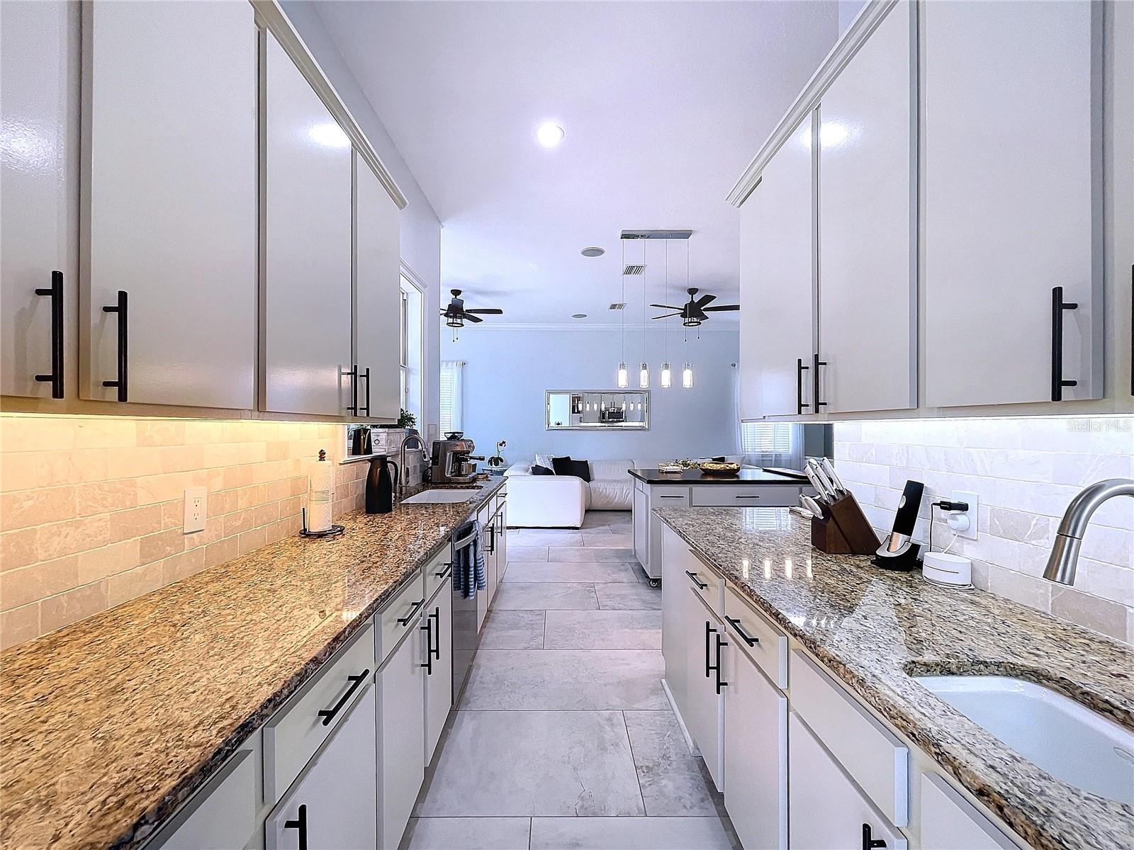6564 SIMONE SHORES CIR, APOLLO BEACH, FL, 33572