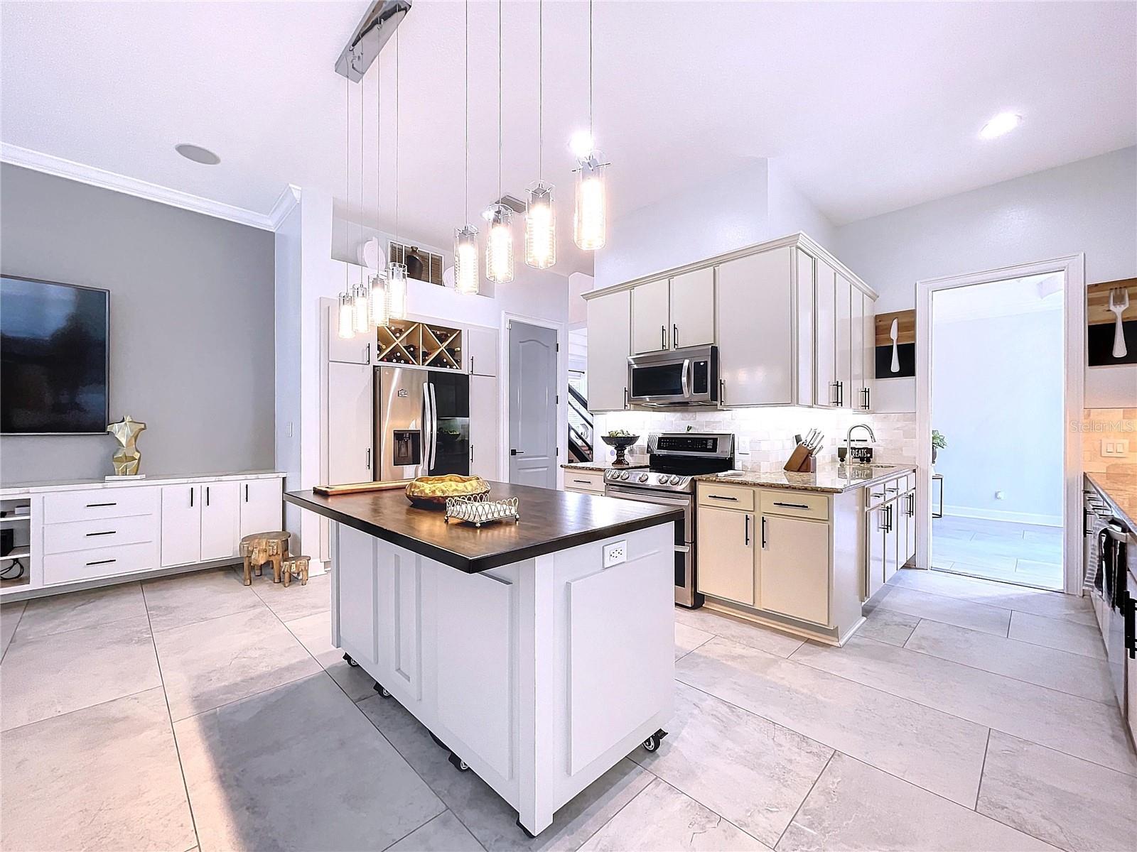 6564 SIMONE SHORES CIR, APOLLO BEACH, FL, 33572