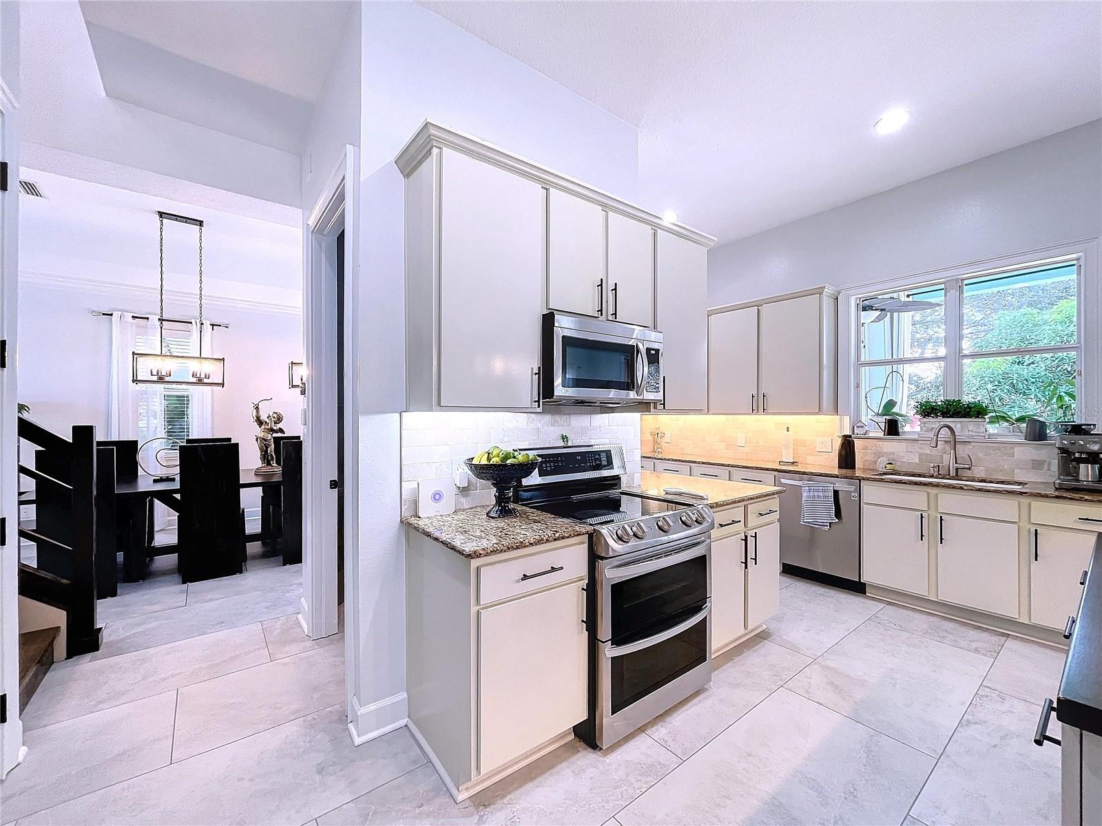 6564 SIMONE SHORES CIR, APOLLO BEACH, FL, 33572