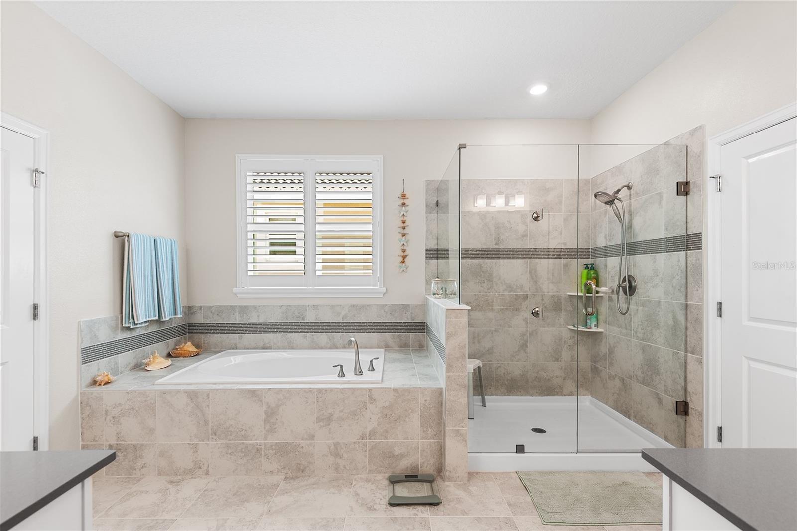 1114 BLACKWOLF RUN RD, DAVENPORT, FL, 33896