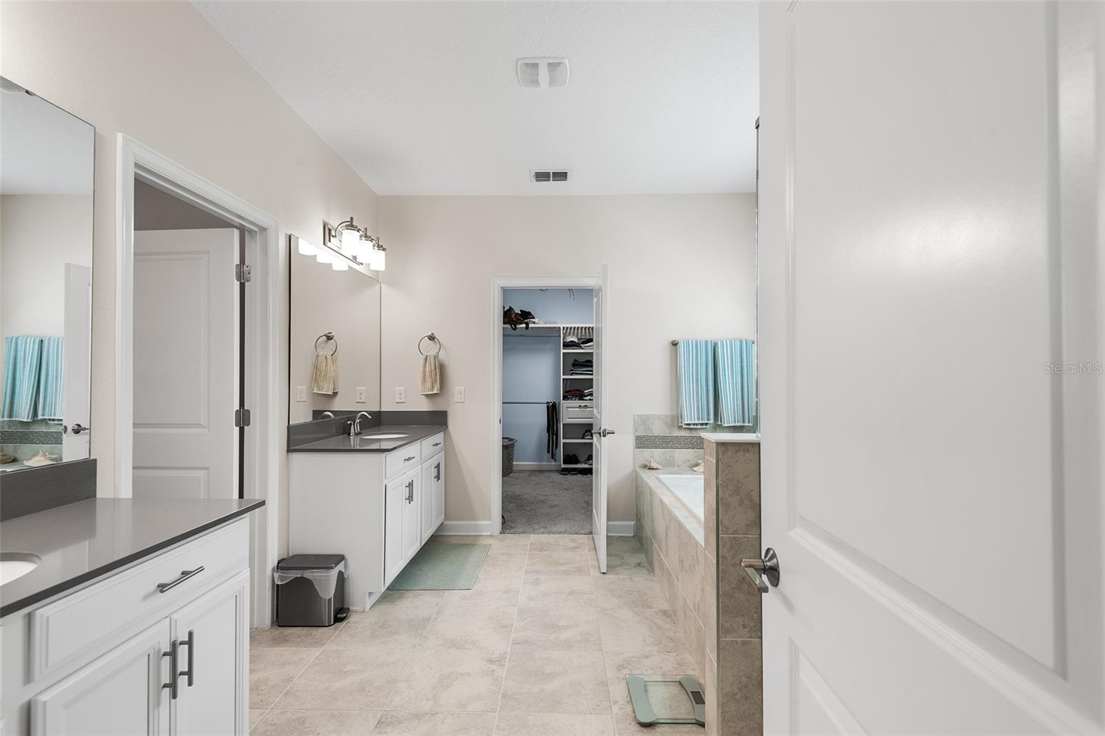 1114 BLACKWOLF RUN RD, DAVENPORT, FL, 33896