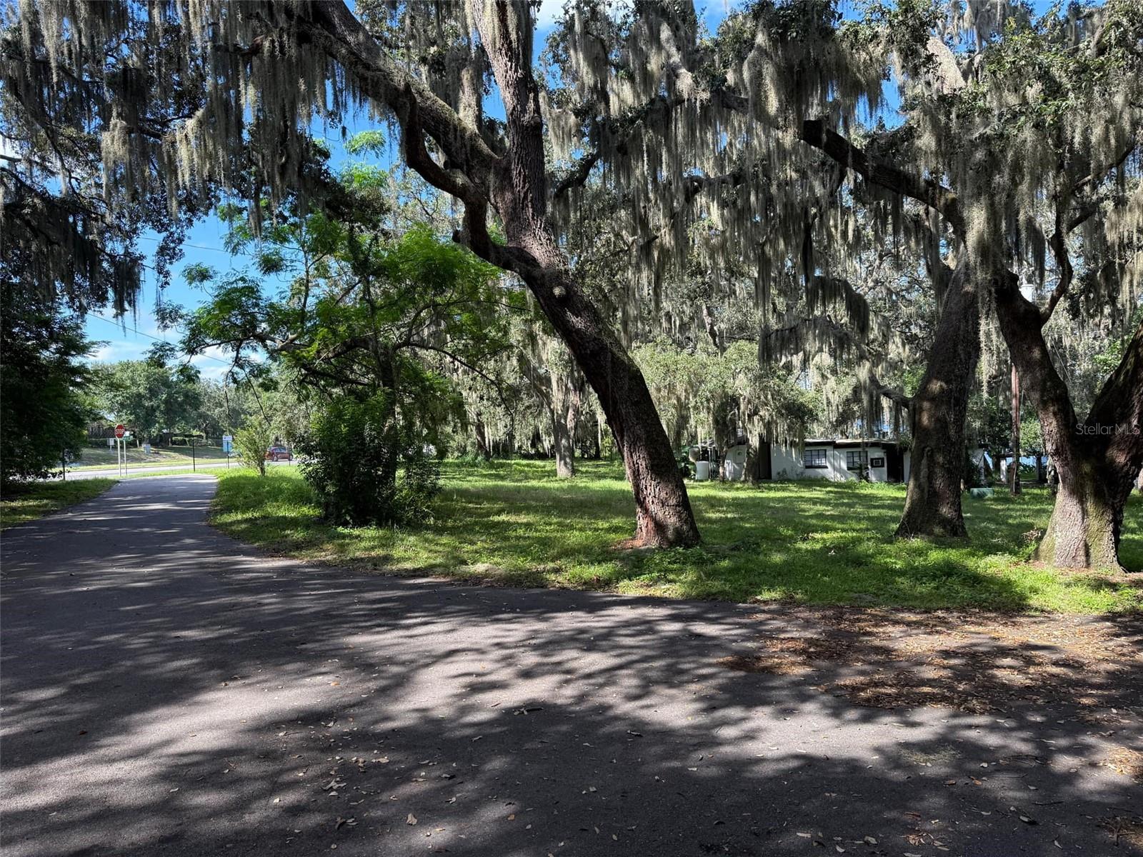 8105 W COLONIAL DR, ORLANDO, FL, 32818