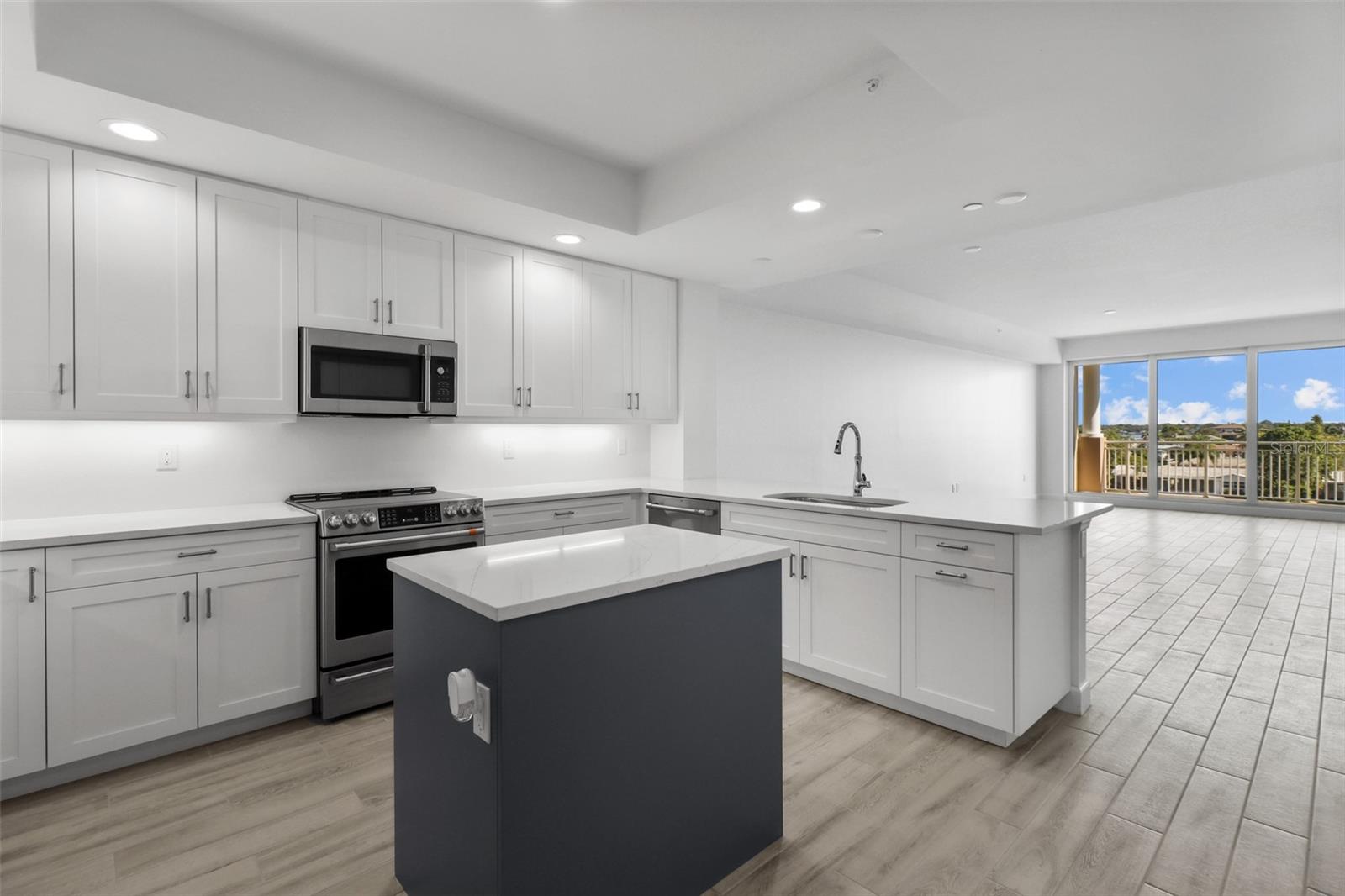 125 ISLAND WAY #403, CLEARWATER, FL, 33767