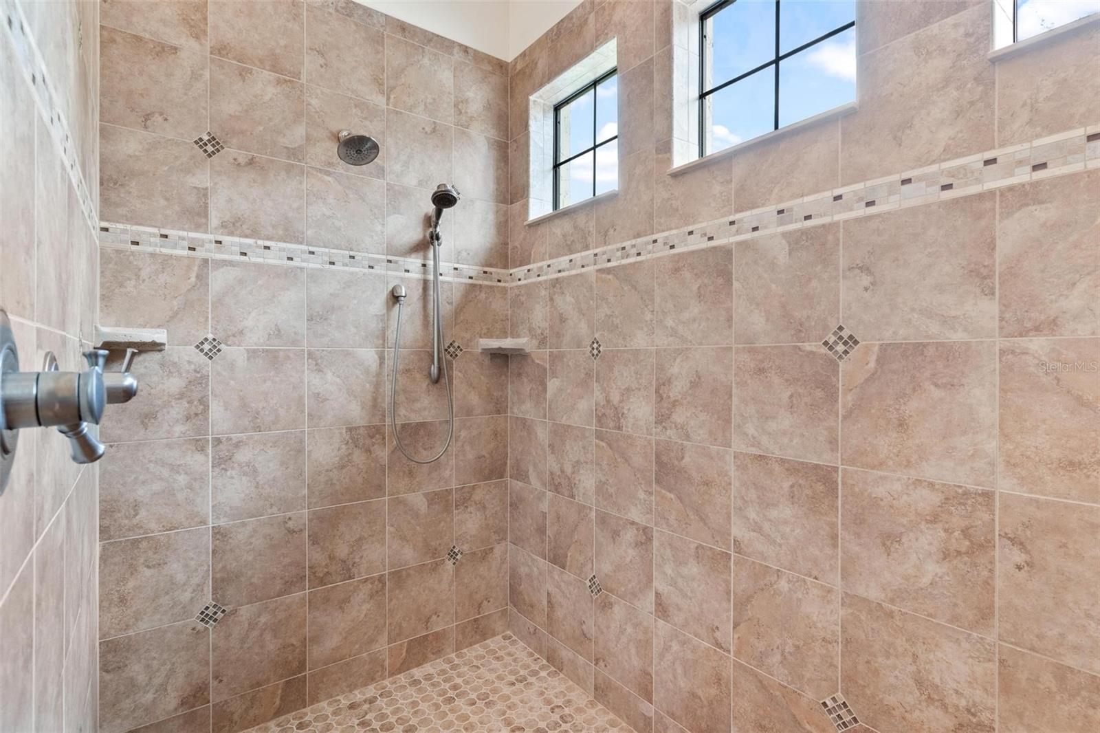26317 AVENIDA LAS COLINAS, HOWEY IN THE HILLS, FL, 34737