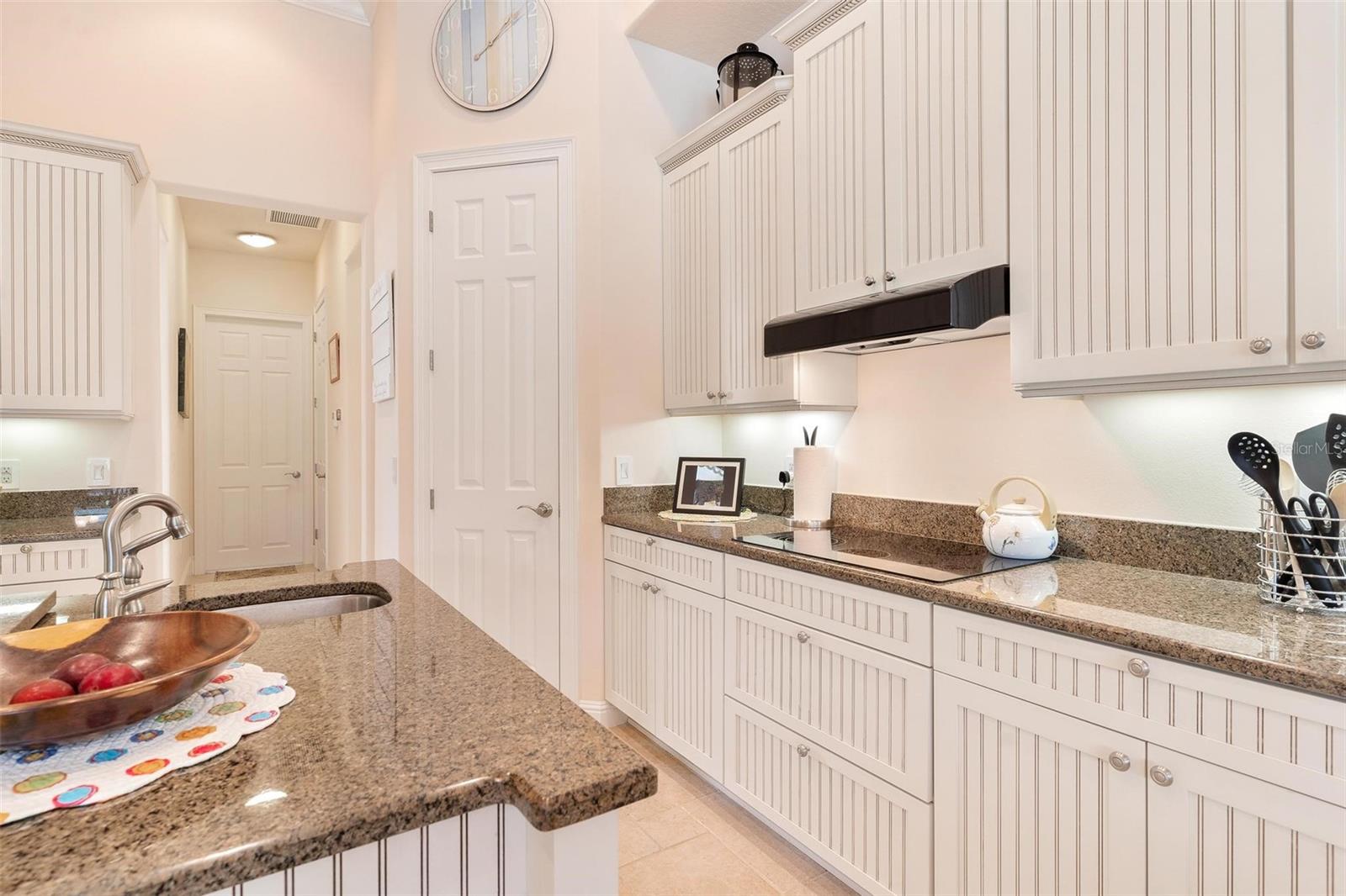 26317 AVENIDA LAS COLINAS, HOWEY IN THE HILLS, FL, 34737