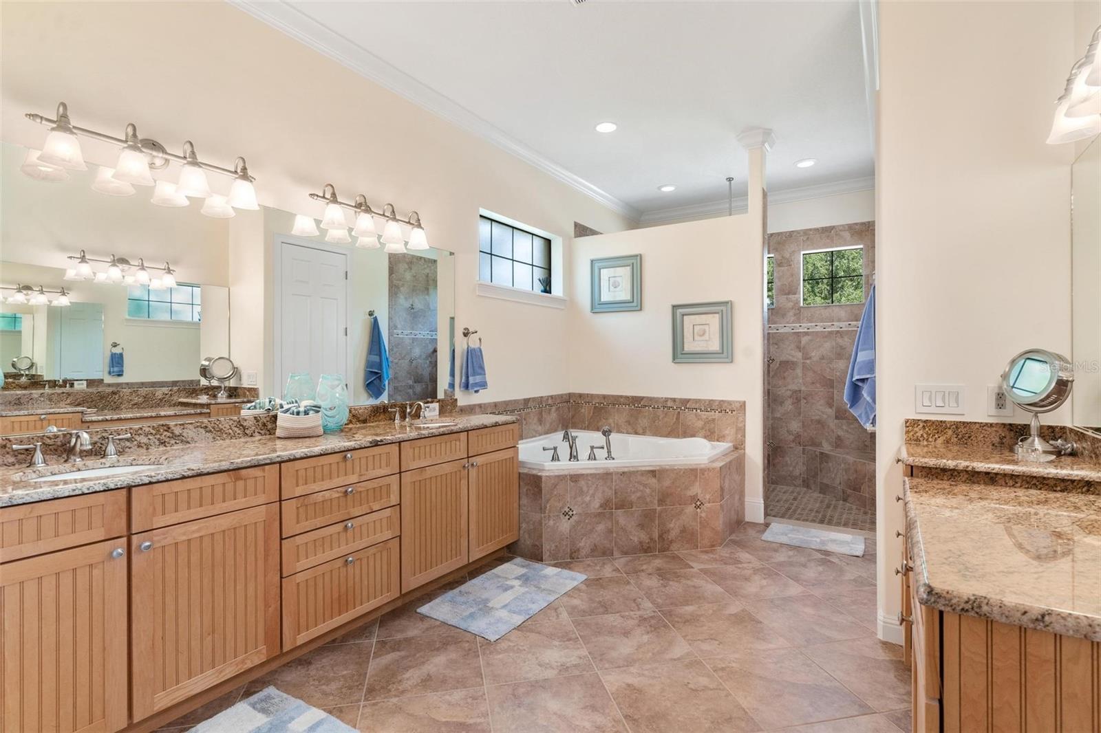 26317 AVENIDA LAS COLINAS, HOWEY IN THE HILLS, FL, 34737