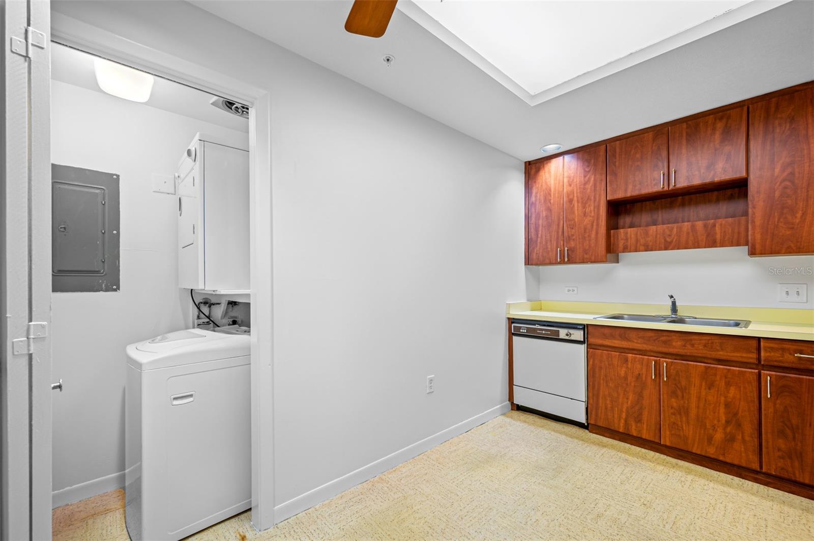 1 BEACH DR SE #1208, ST PETERSBURG, FL, 33701