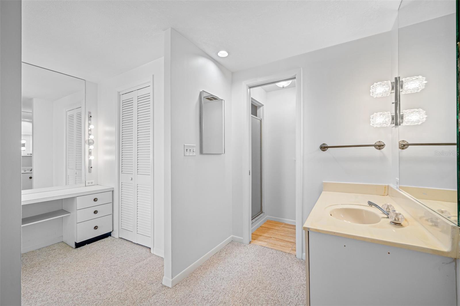 1 BEACH DR SE #1208, ST PETERSBURG, FL, 33701