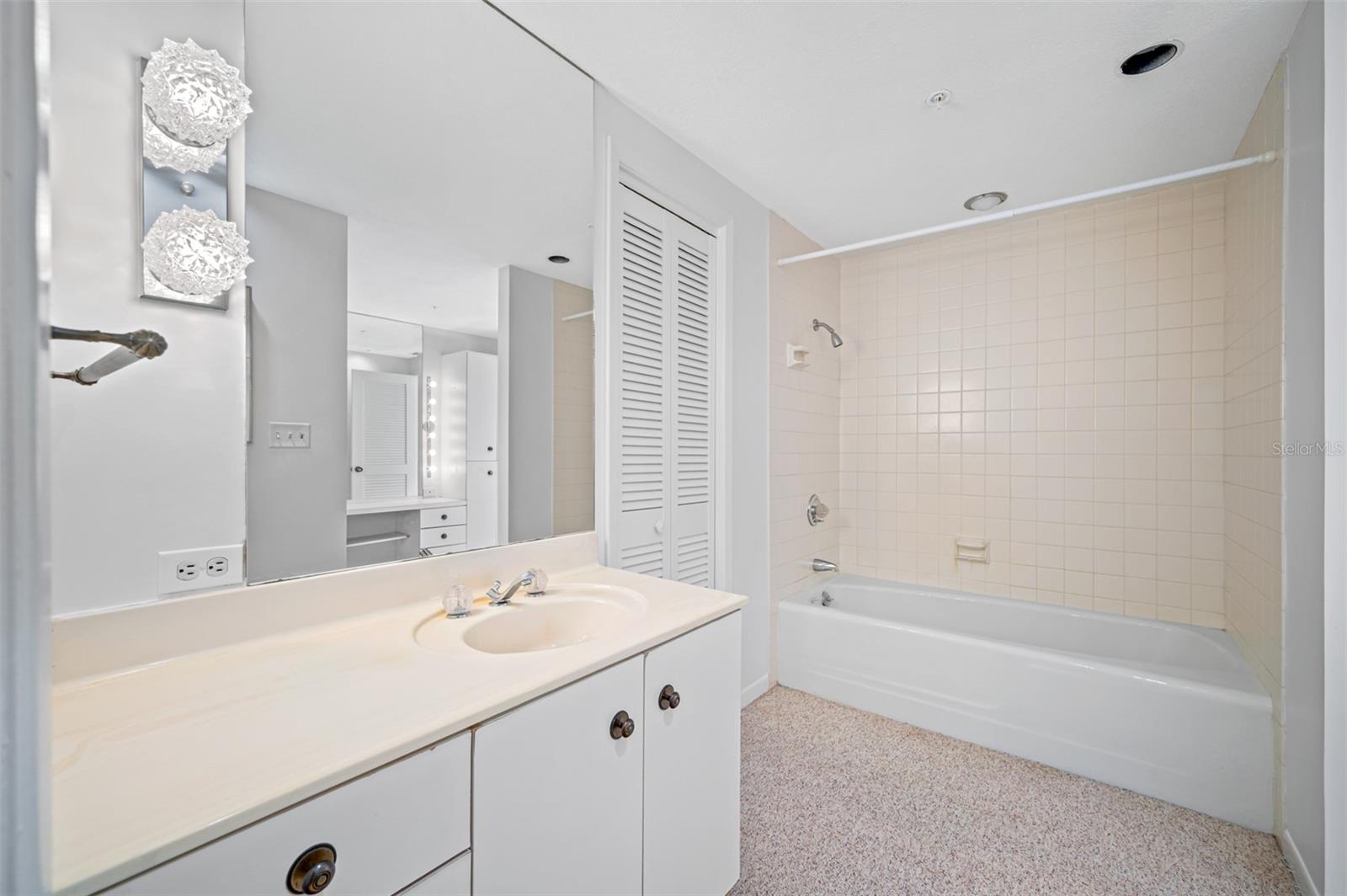 1 BEACH DR SE #1208, ST PETERSBURG, FL, 33701