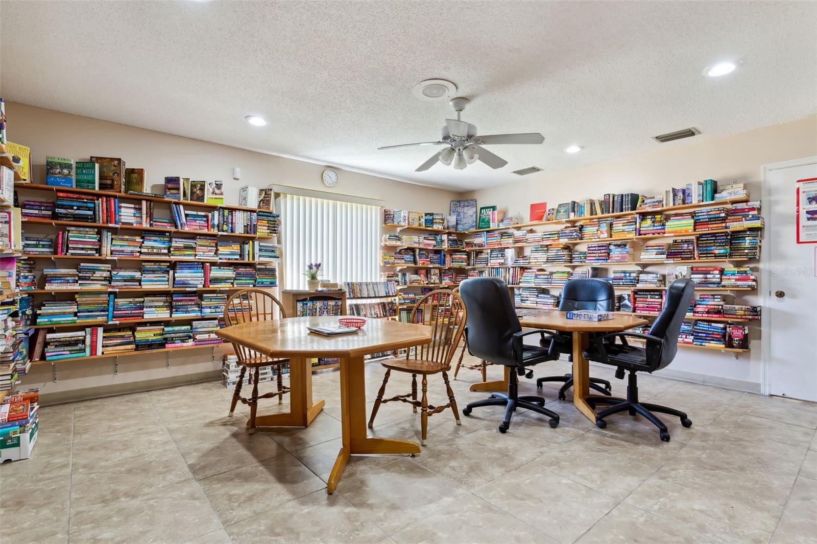1371 MISSION HILLS BLVD, CLEARWATER, FL, 33759
