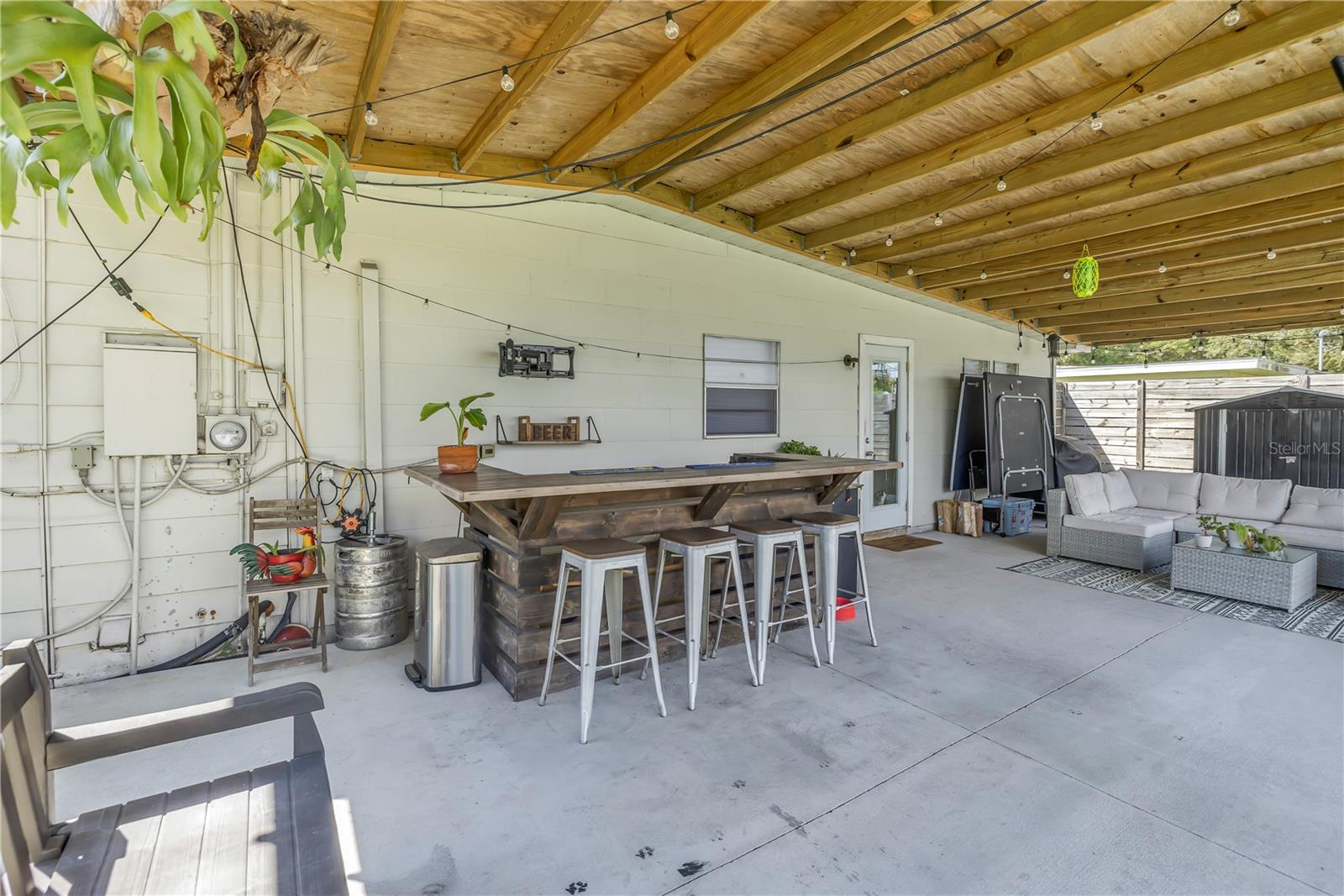 1043 60TH AVE N, ST PETERSBURG, FL, 33703