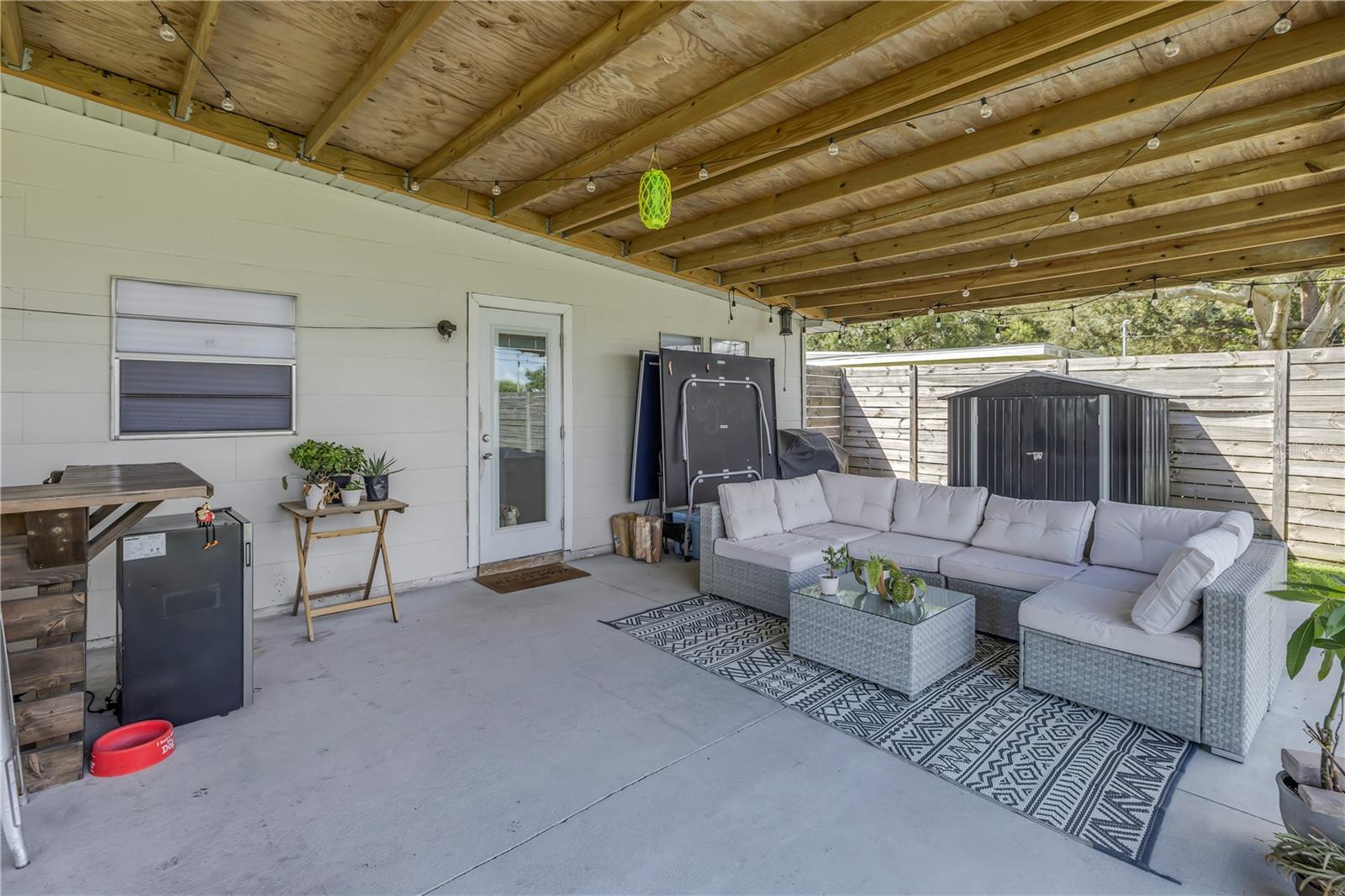 1043 60TH AVE N, ST PETERSBURG, FL, 33703