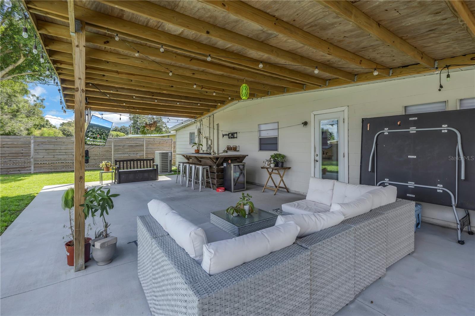 1043 60TH AVE N, ST PETERSBURG, FL, 33703