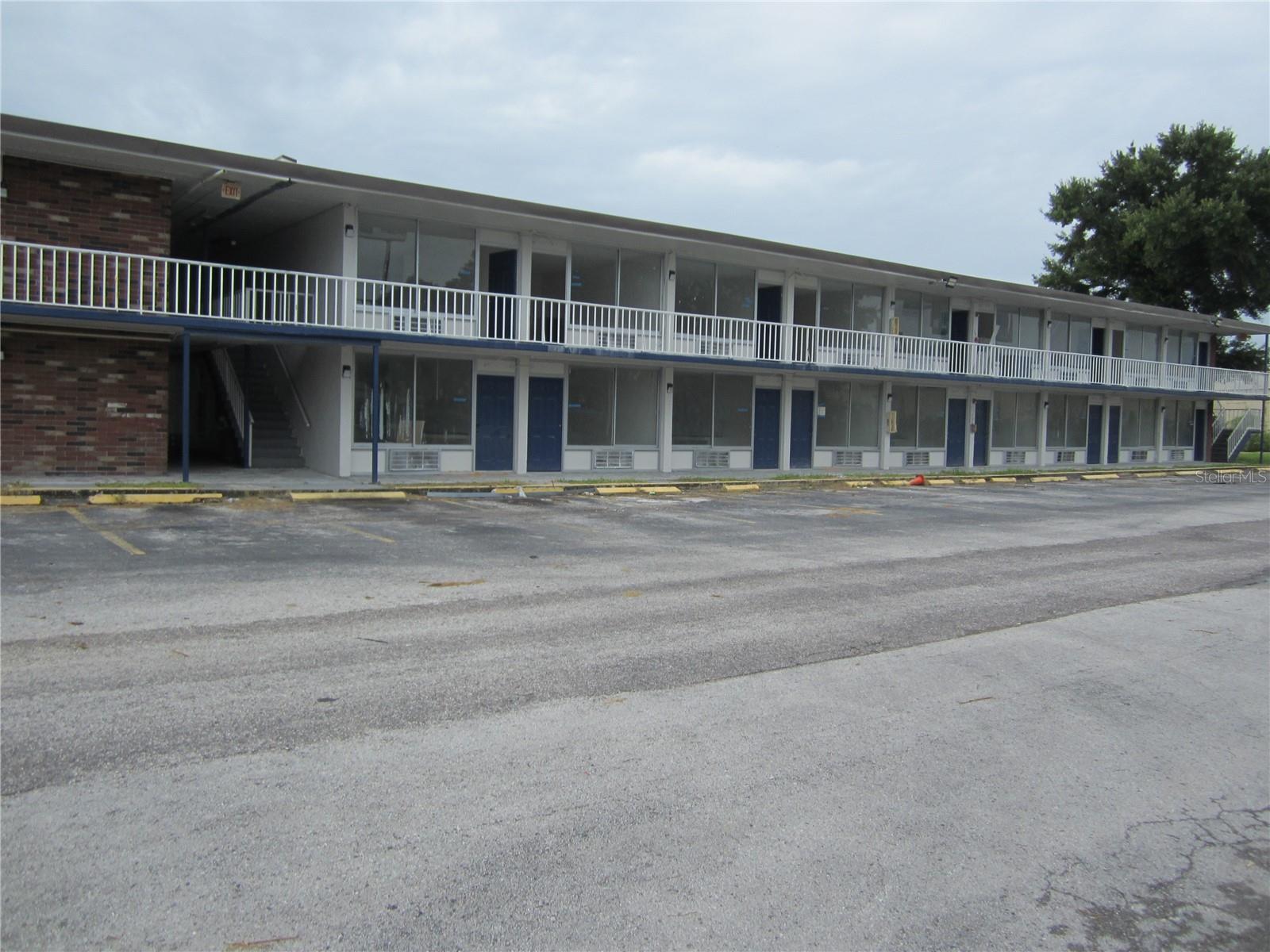 4011 E COLUMBUS DR, TAMPA, FL, 33605