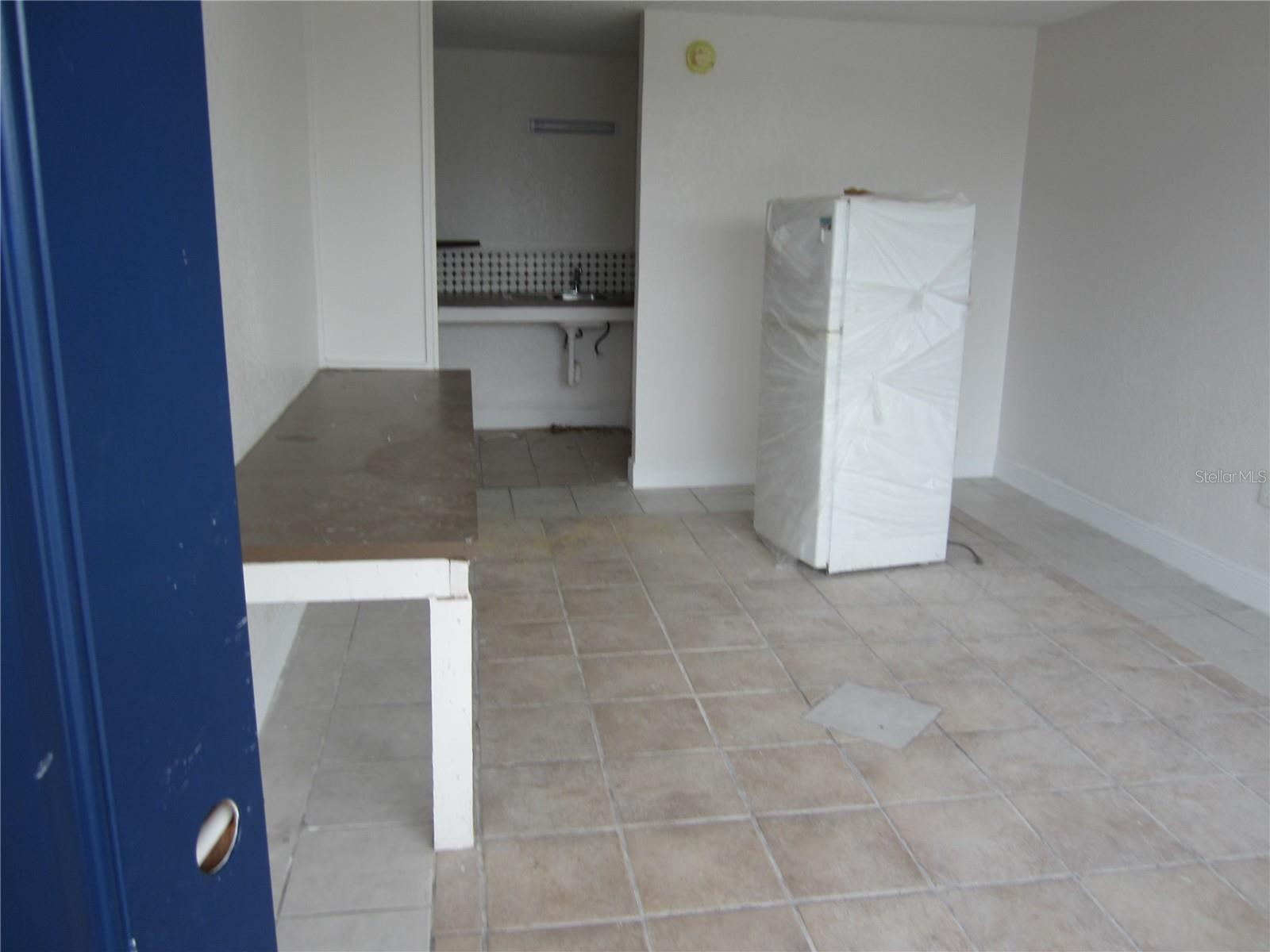 4011 E COLUMBUS DR, TAMPA, FL, 33605