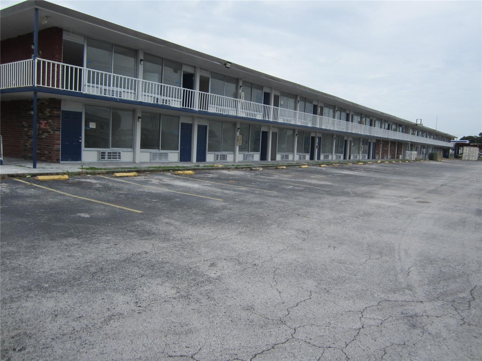 4011 E COLUMBUS DR, TAMPA, FL, 33605
