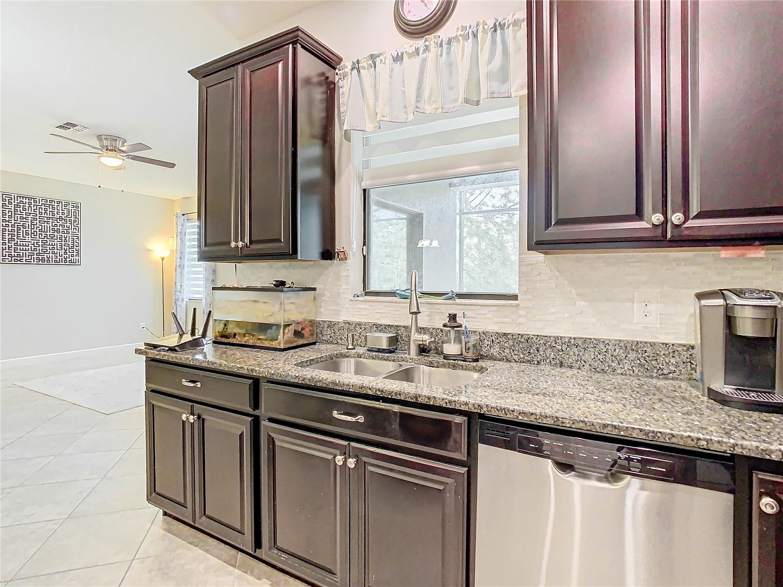 28442 TRANQUIL LAKE CIR, WESLEY CHAPEL, FL, 33543