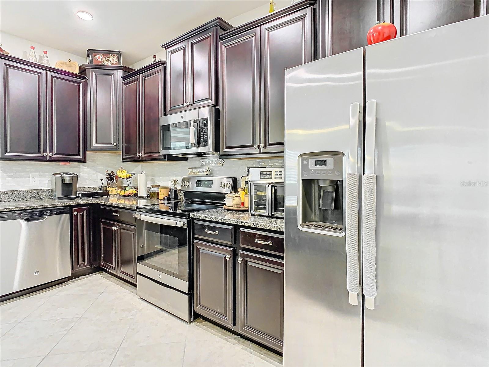 28442 TRANQUIL LAKE CIR, WESLEY CHAPEL, FL, 33543