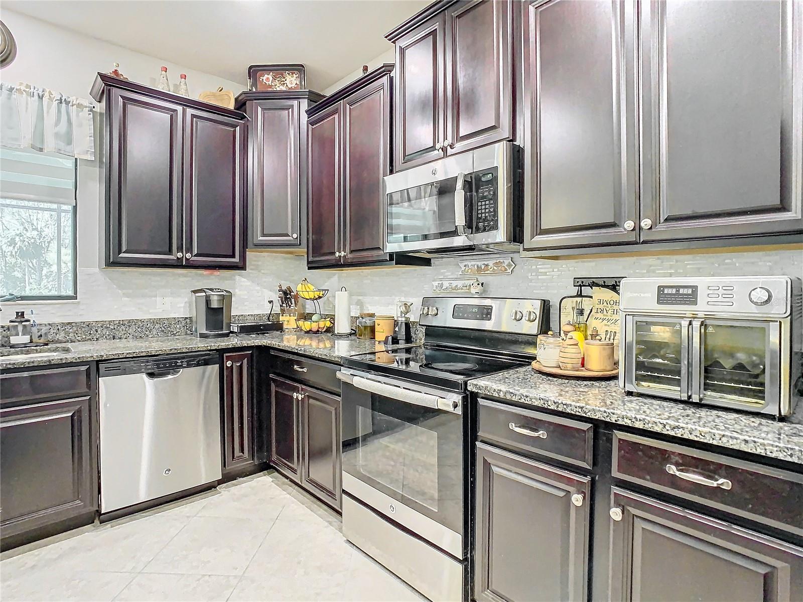 28442 TRANQUIL LAKE CIR, WESLEY CHAPEL, FL, 33543